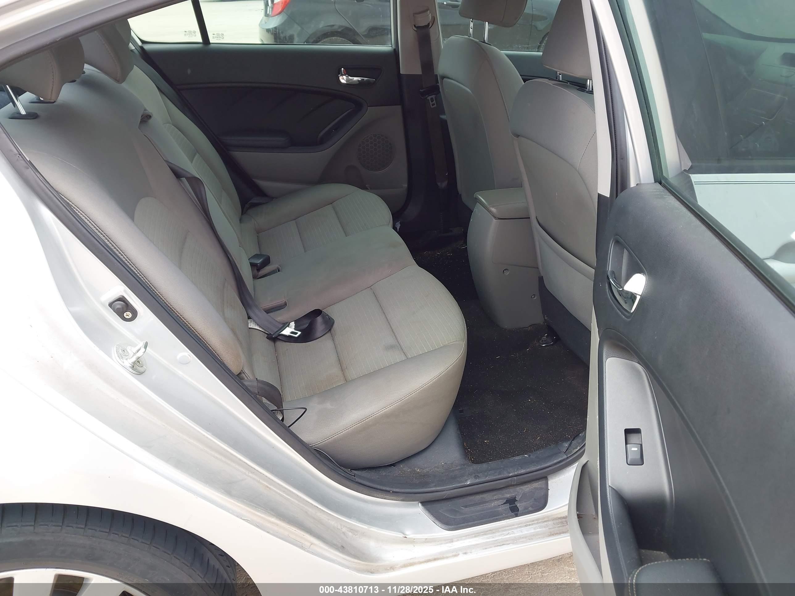 KIA FORTE image 8