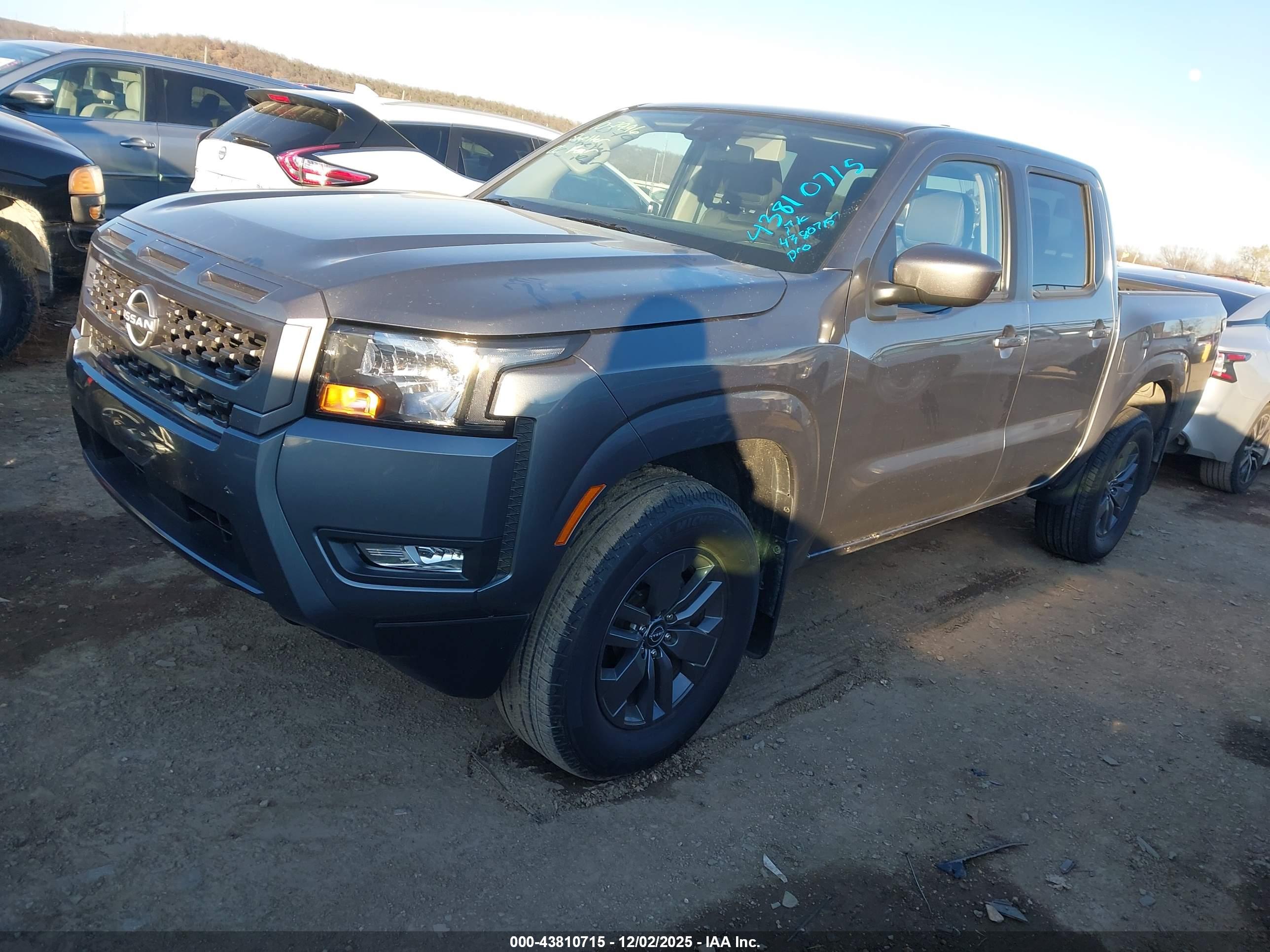 NISSAN FRONTIER image 2