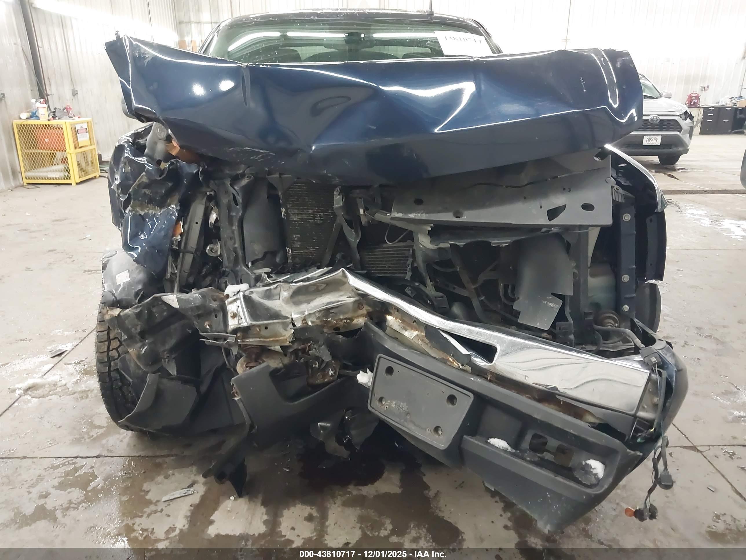 CHEVROLET SILVERADO image 6