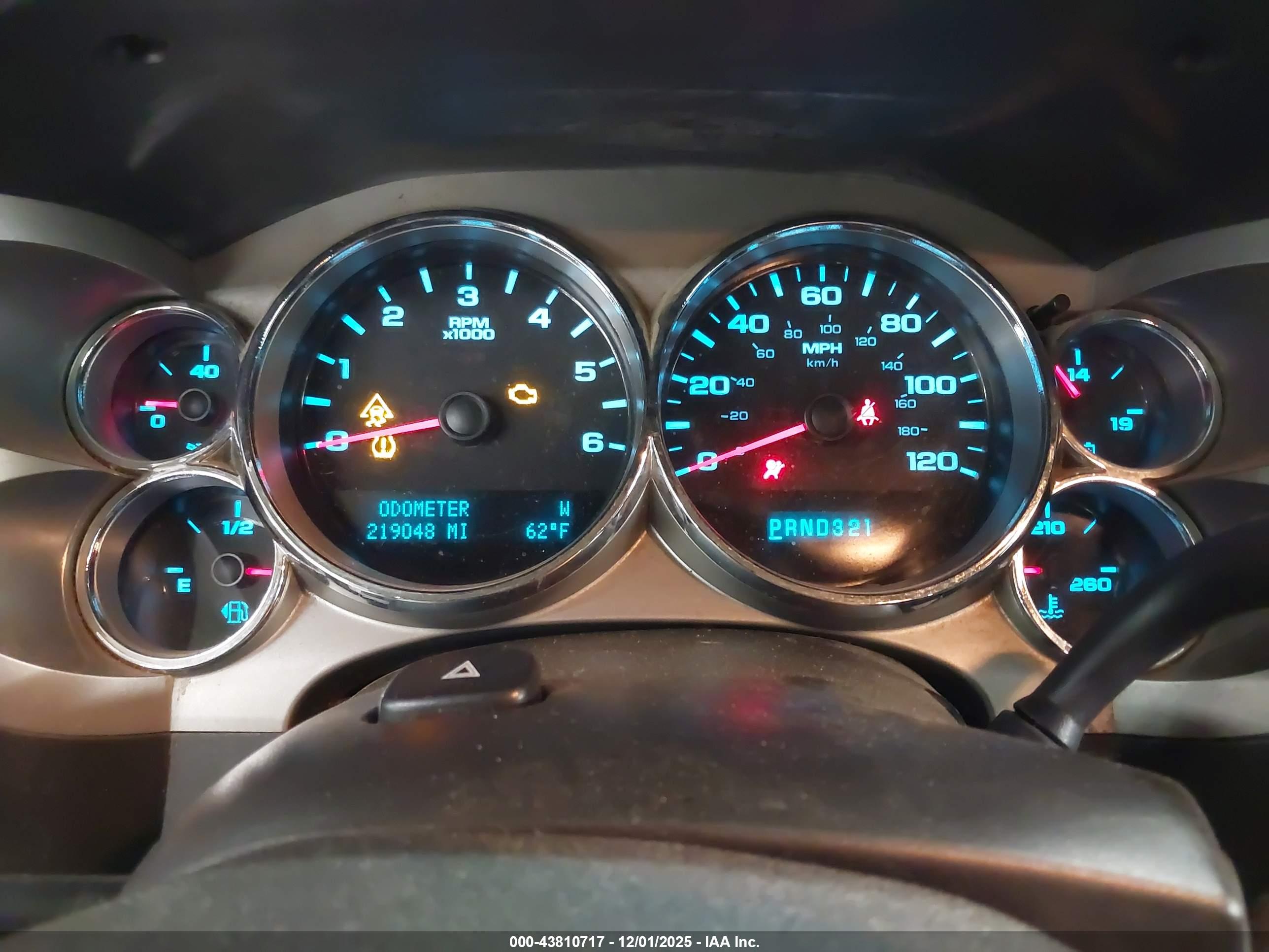 CHEVROLET SILVERADO image 7