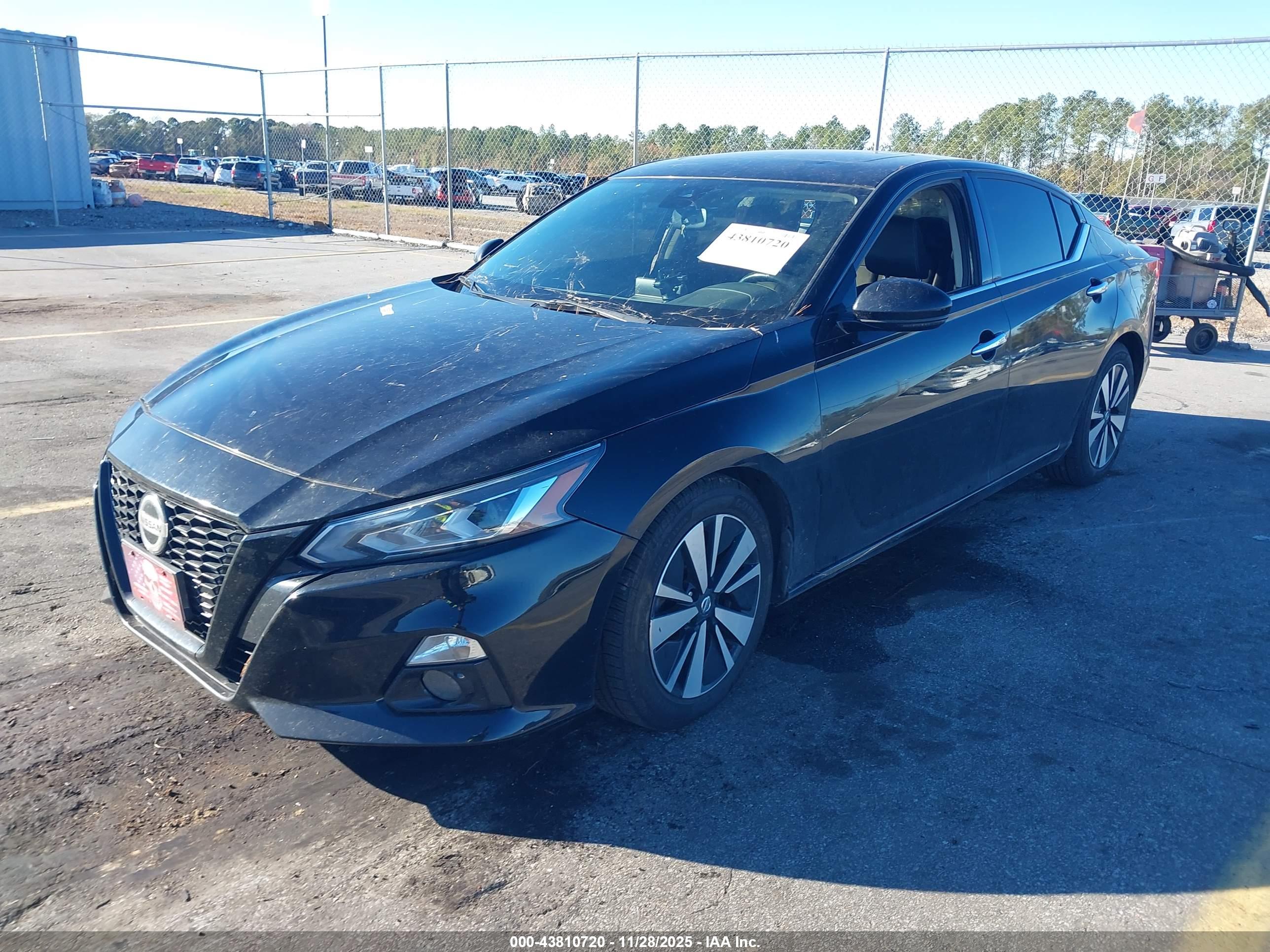 NISSAN ALTIMA image 2