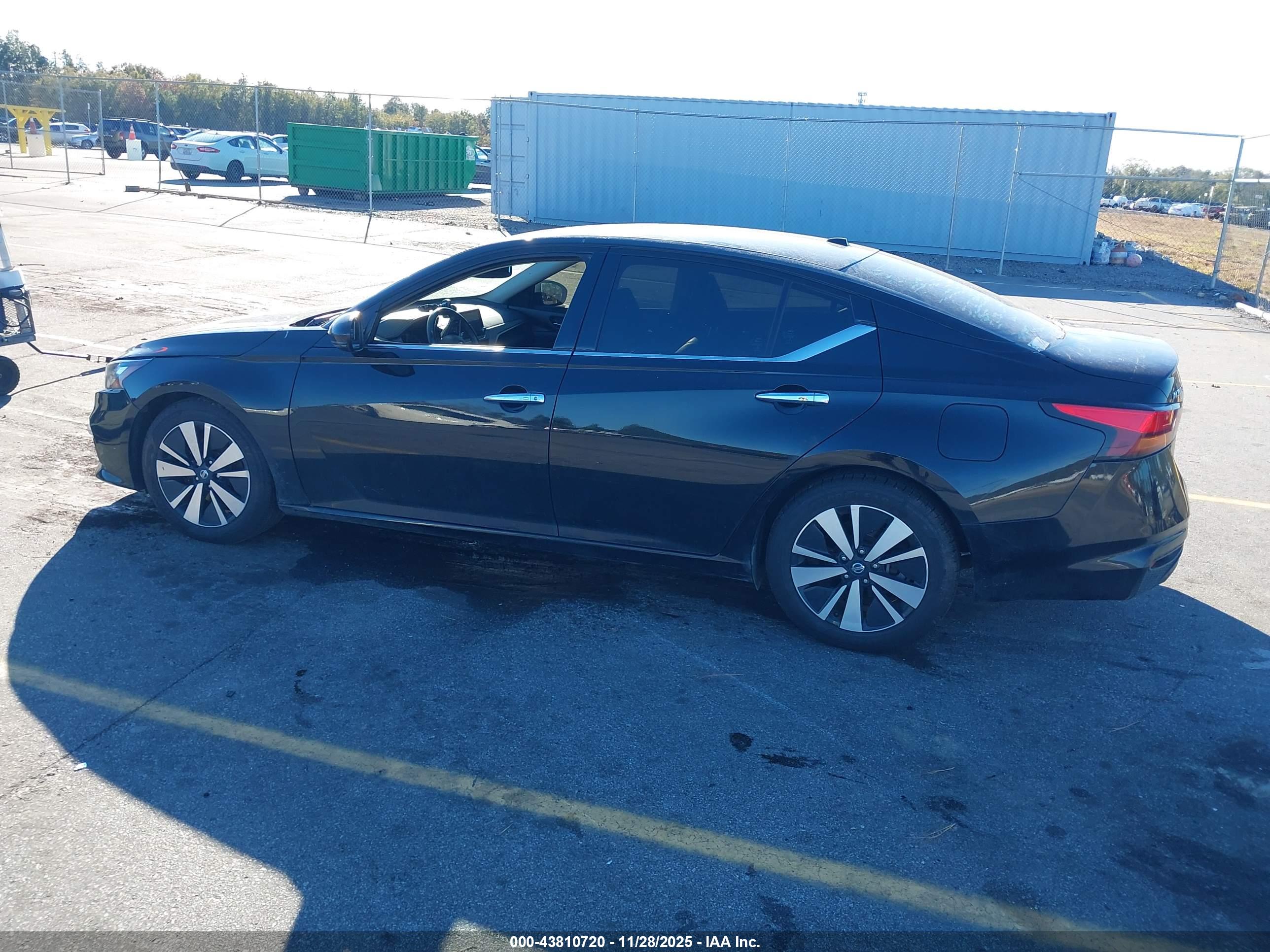 NISSAN ALTIMA image 3