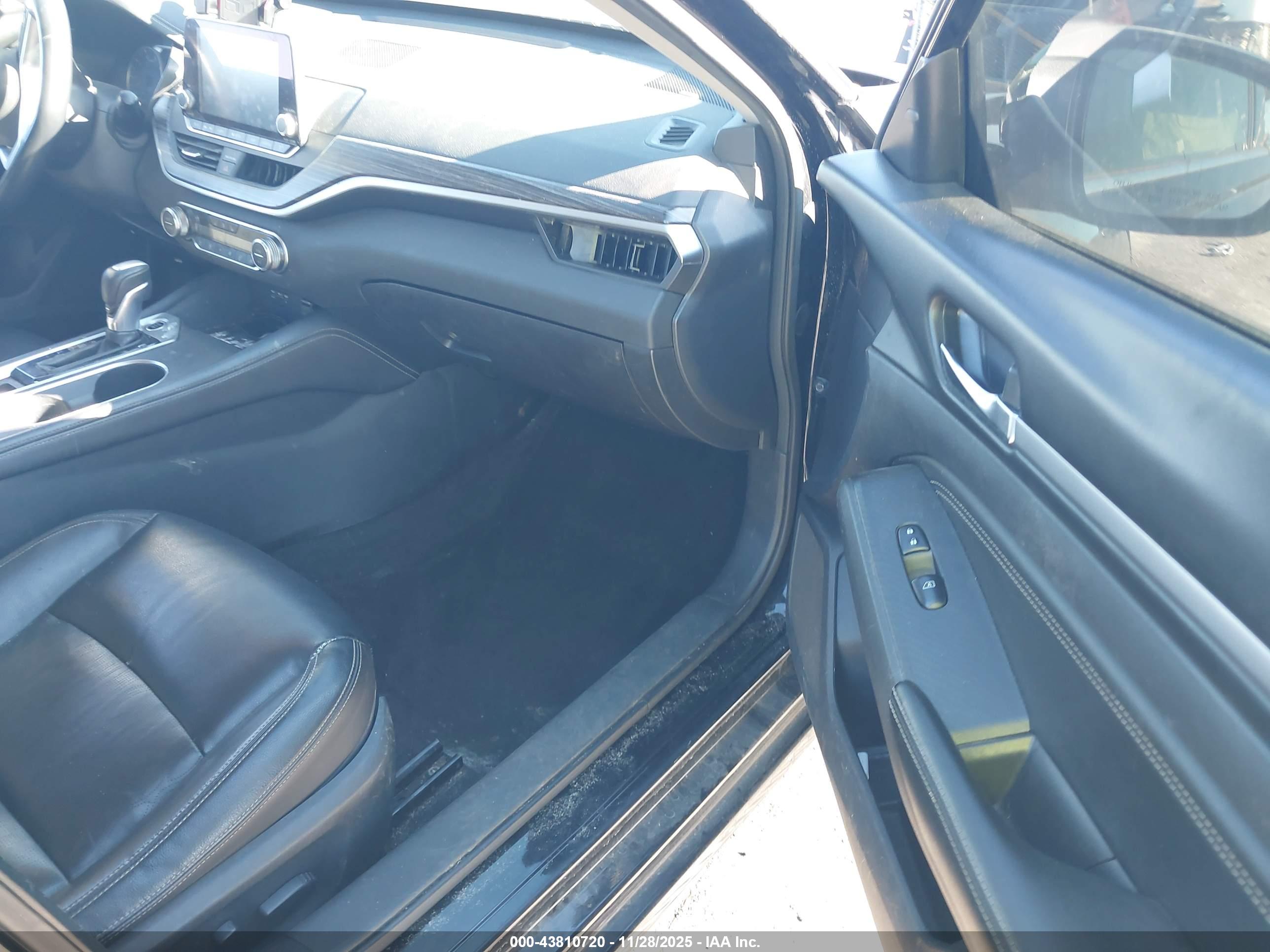 NISSAN ALTIMA image 5