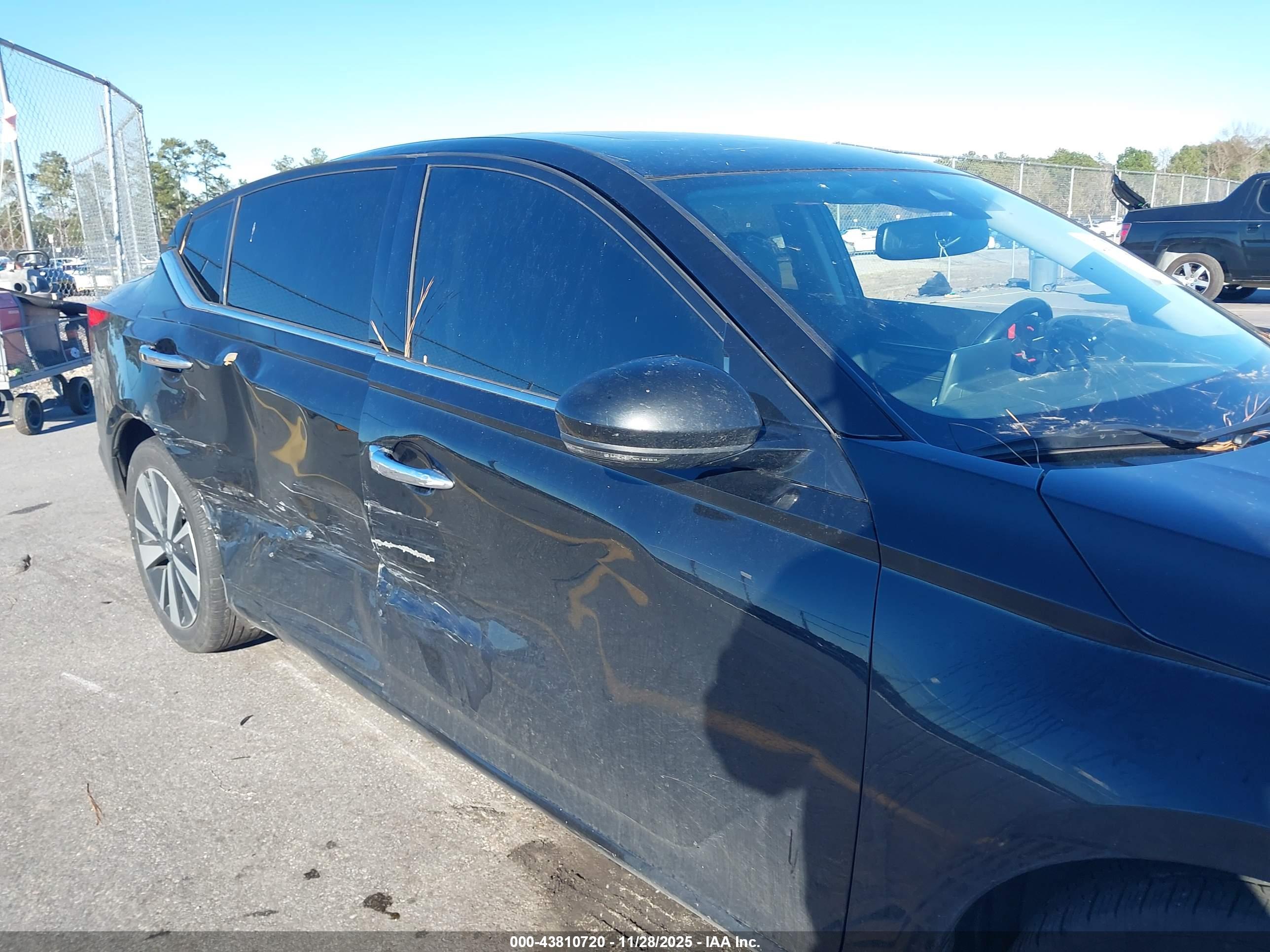 NISSAN ALTIMA image 6