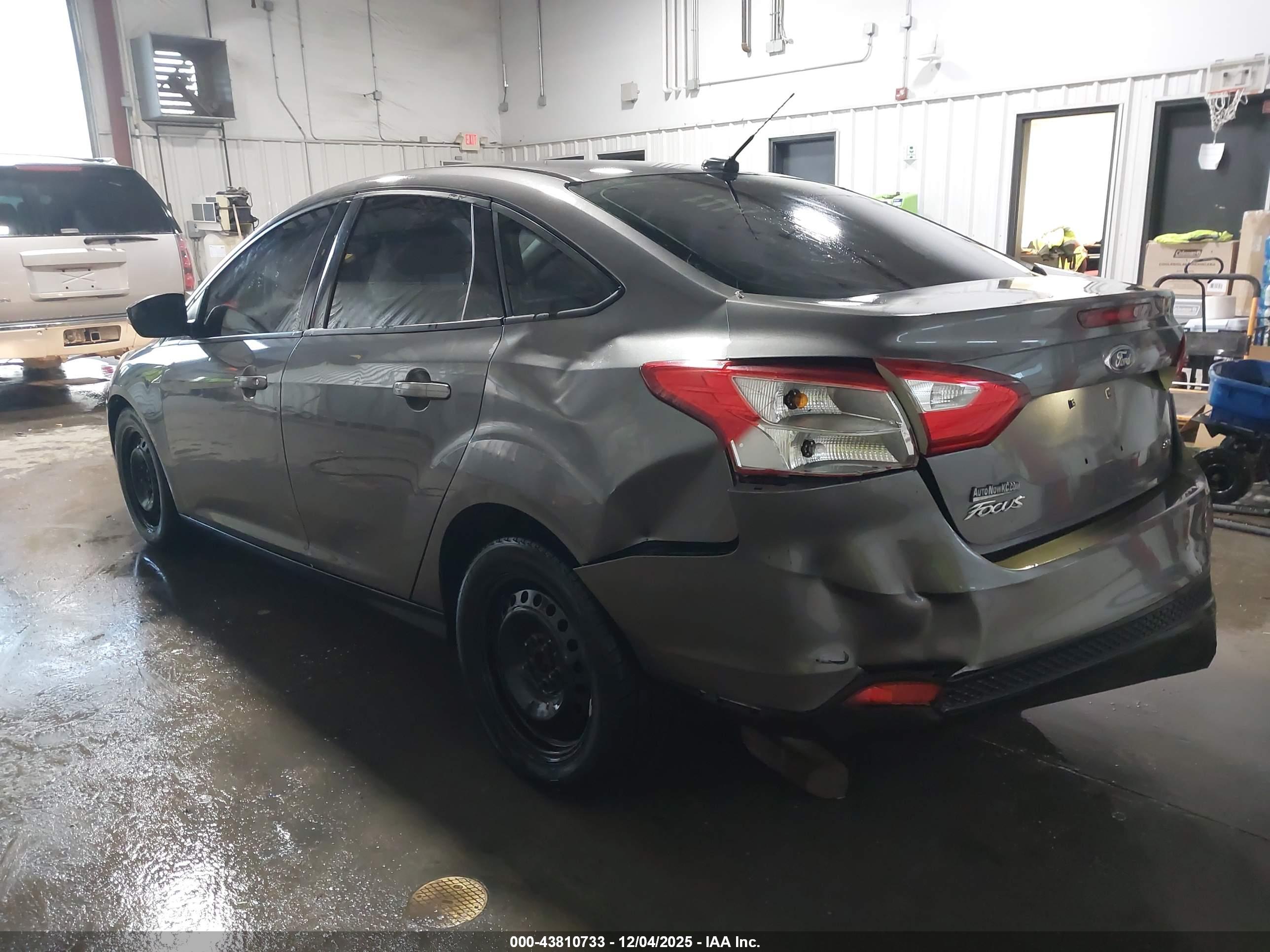 FORD FOCUS image 3