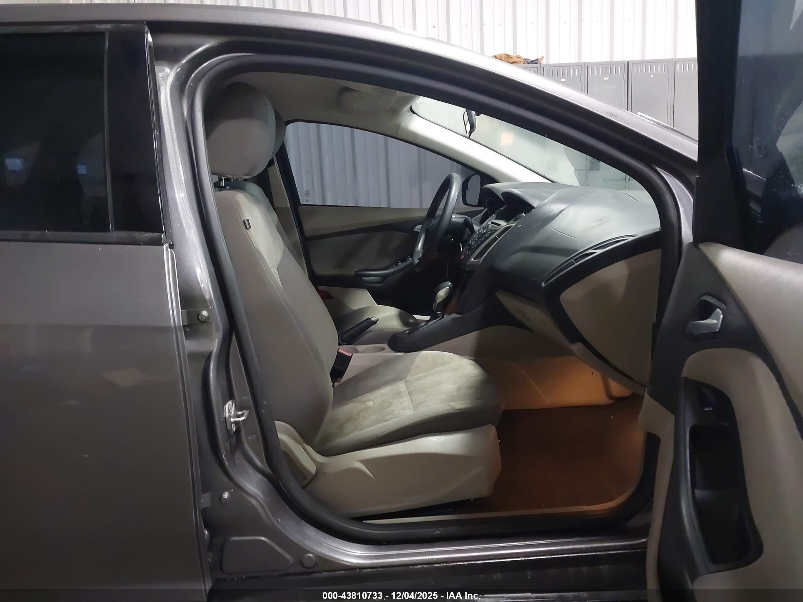 FORD FOCUS image 5