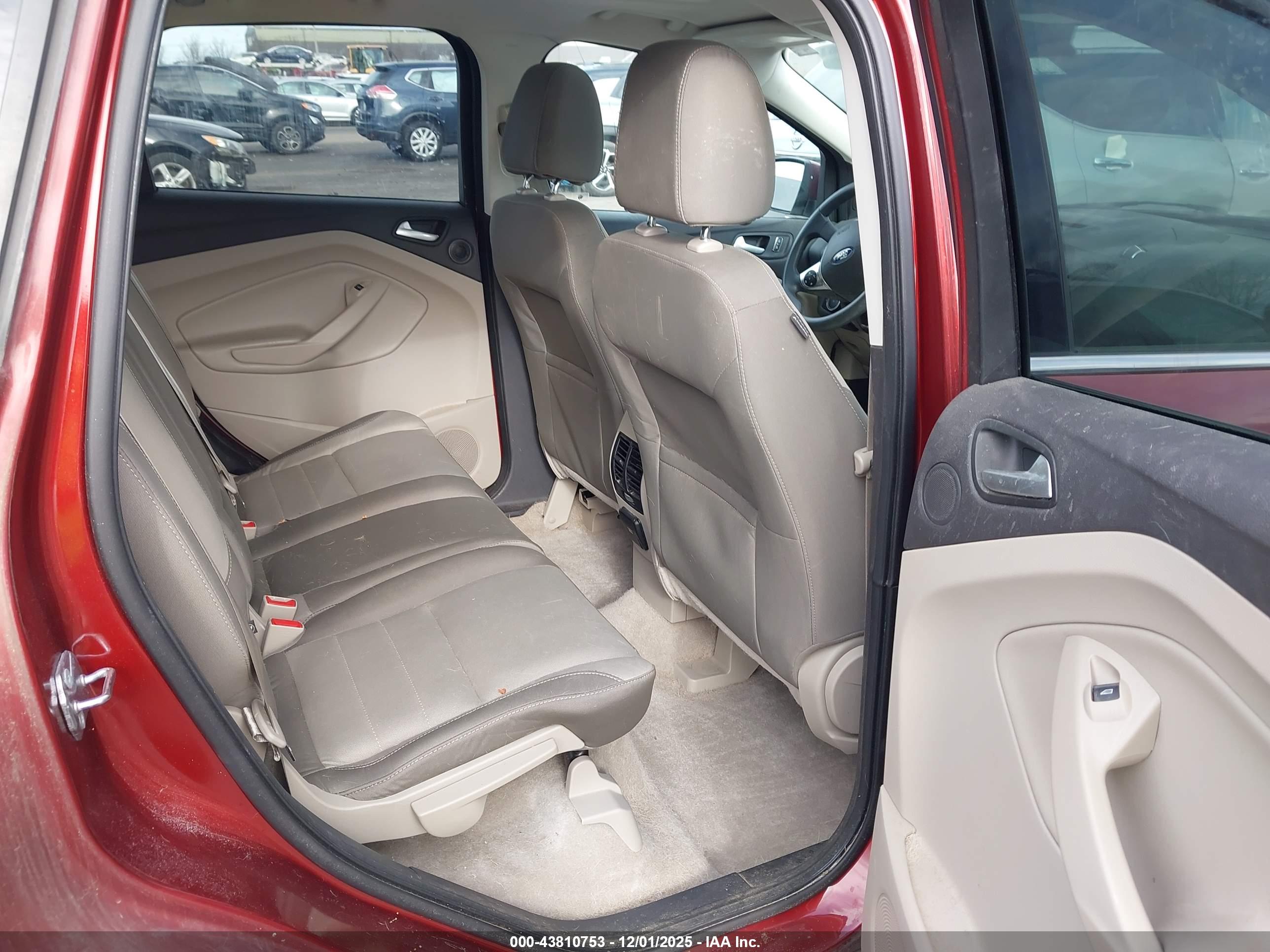 FORD ESCAPE image 8