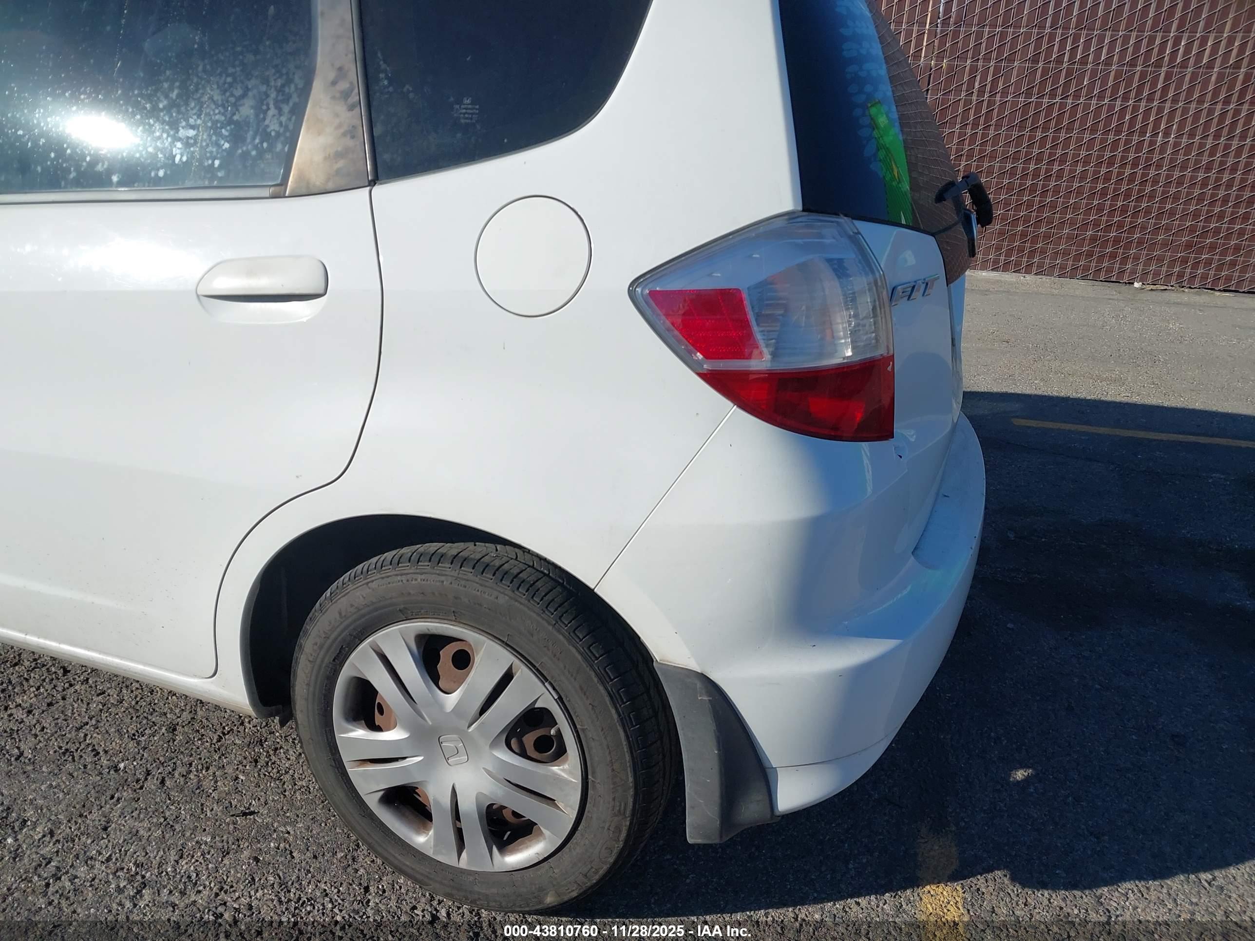 HONDA FIT image 3