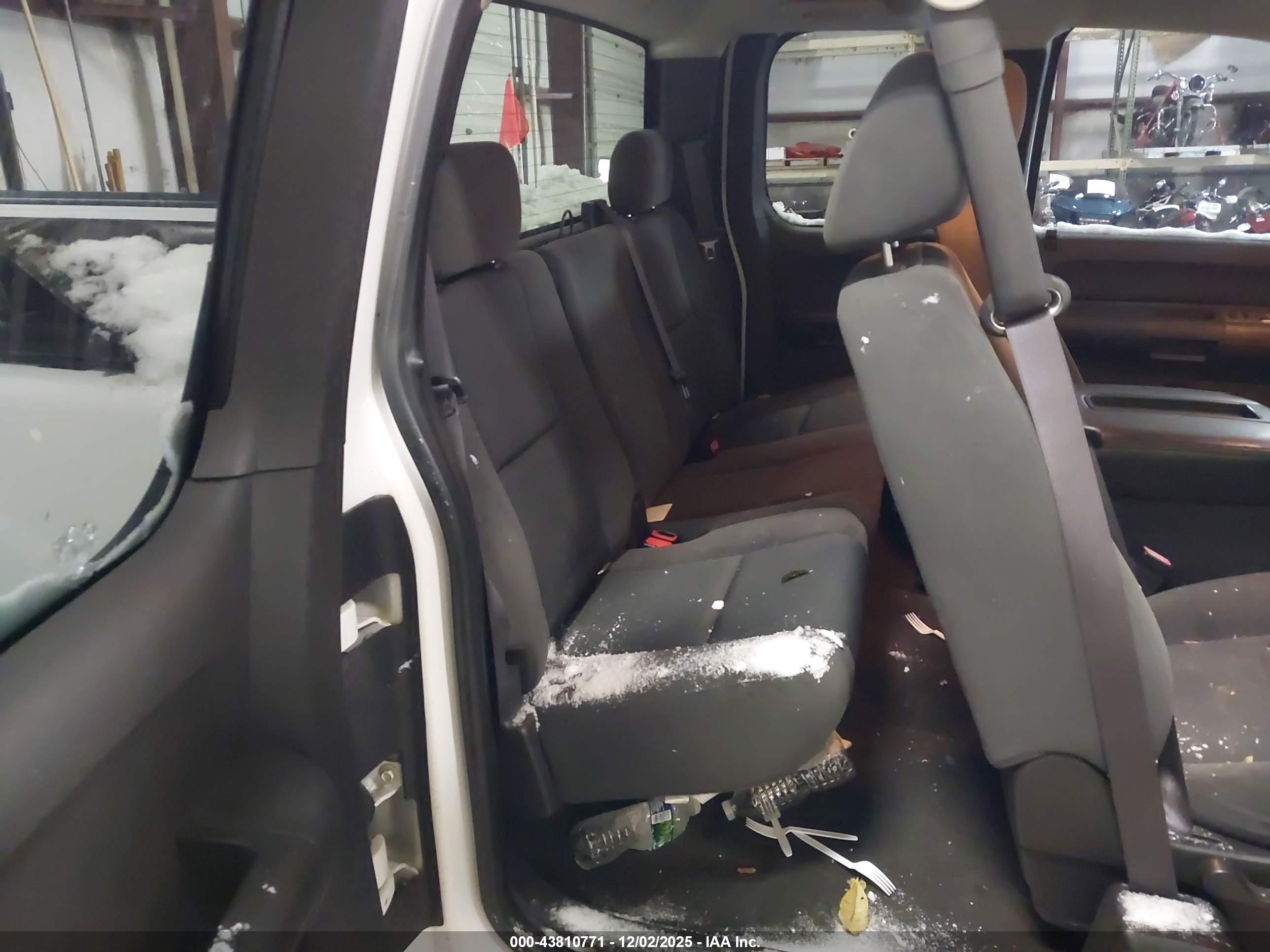 GMC SIERRA image 8