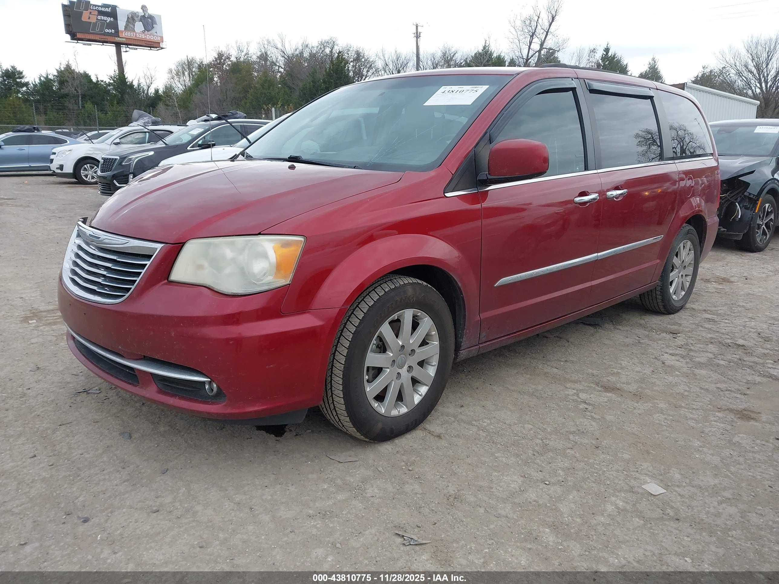 CHRYSLER TOWN image 2