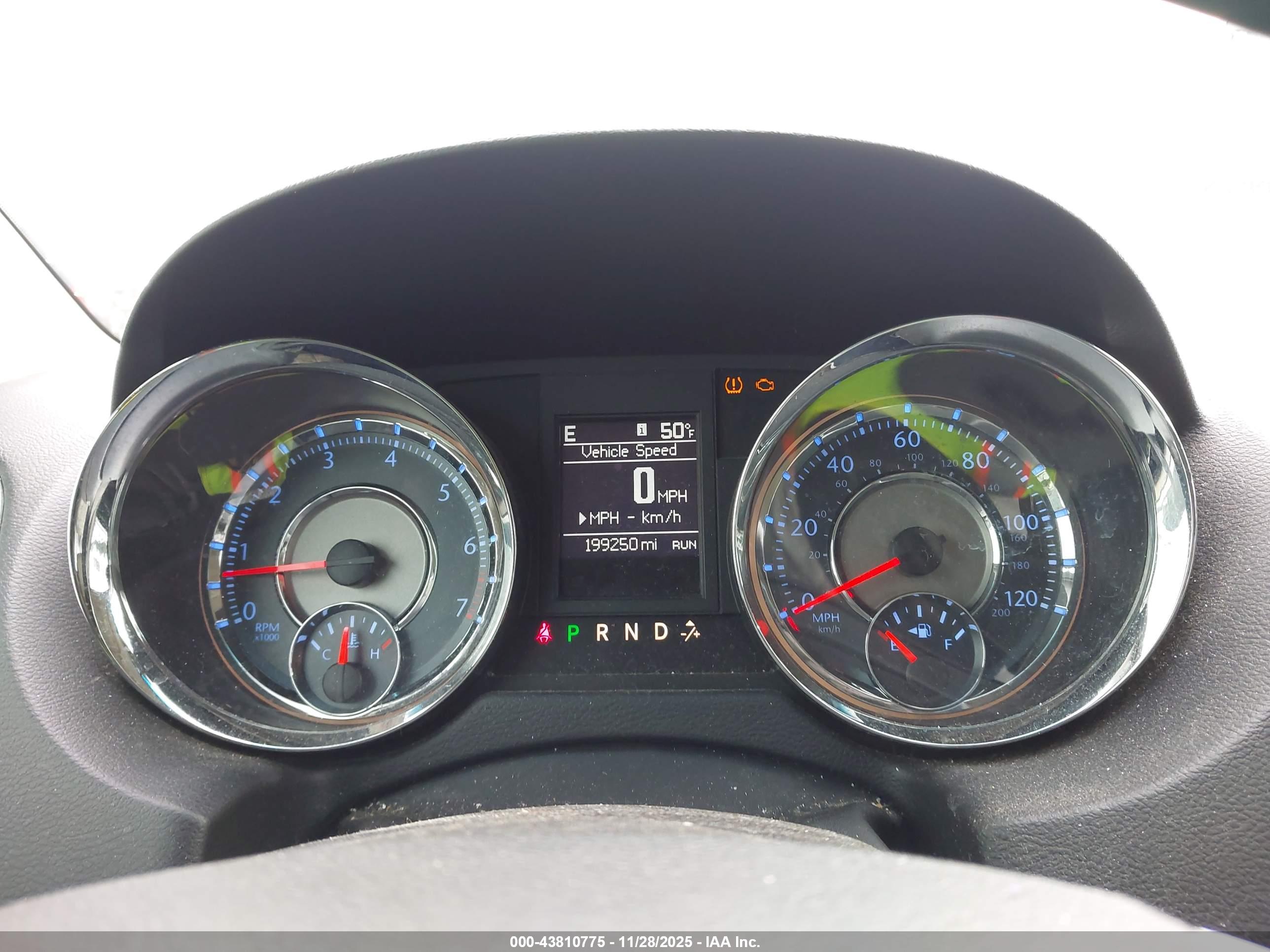 CHRYSLER TOWN image 7