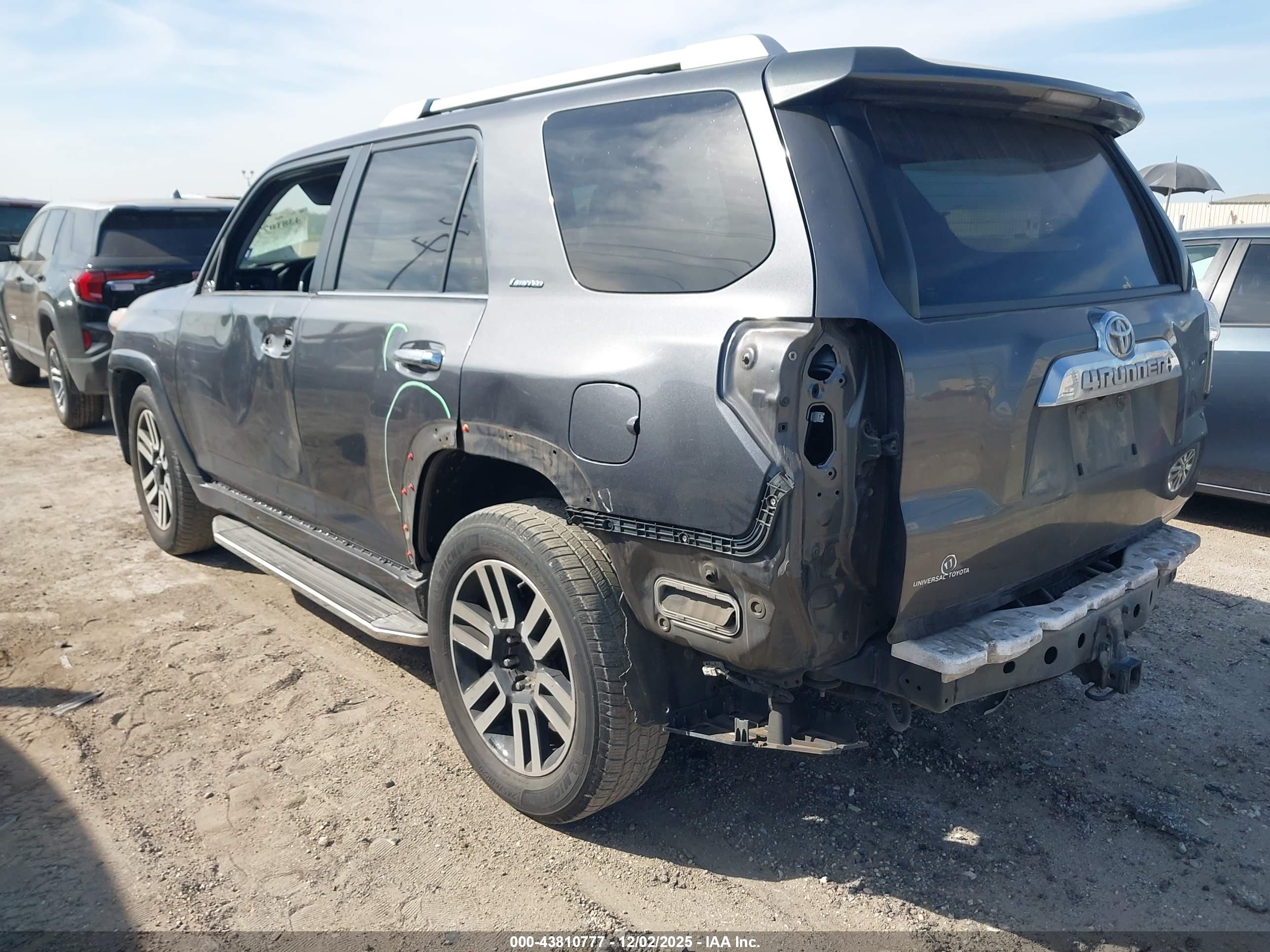 TOYOTA 4RUNNER image 3