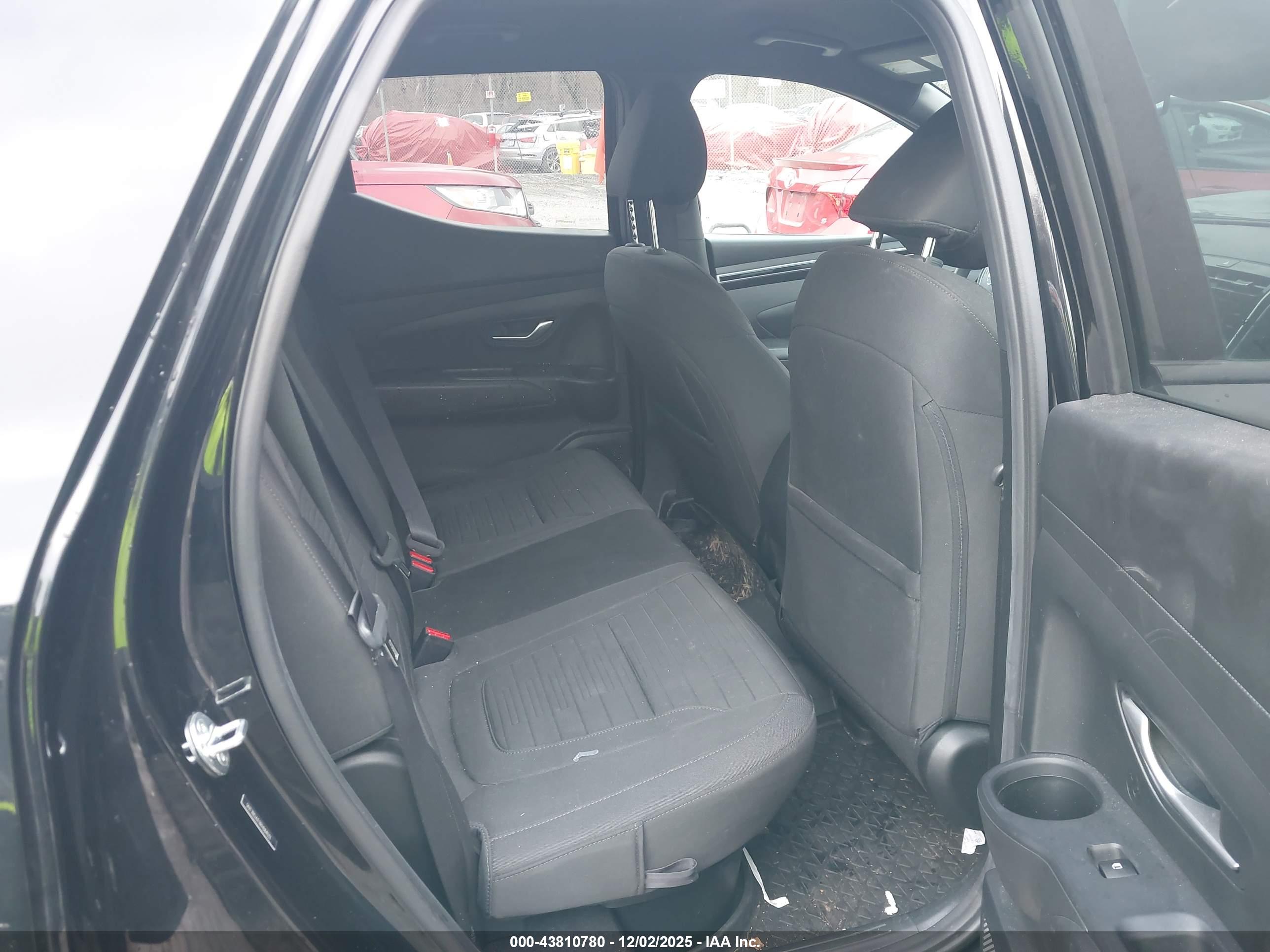 HYUNDAI SANTA image 8