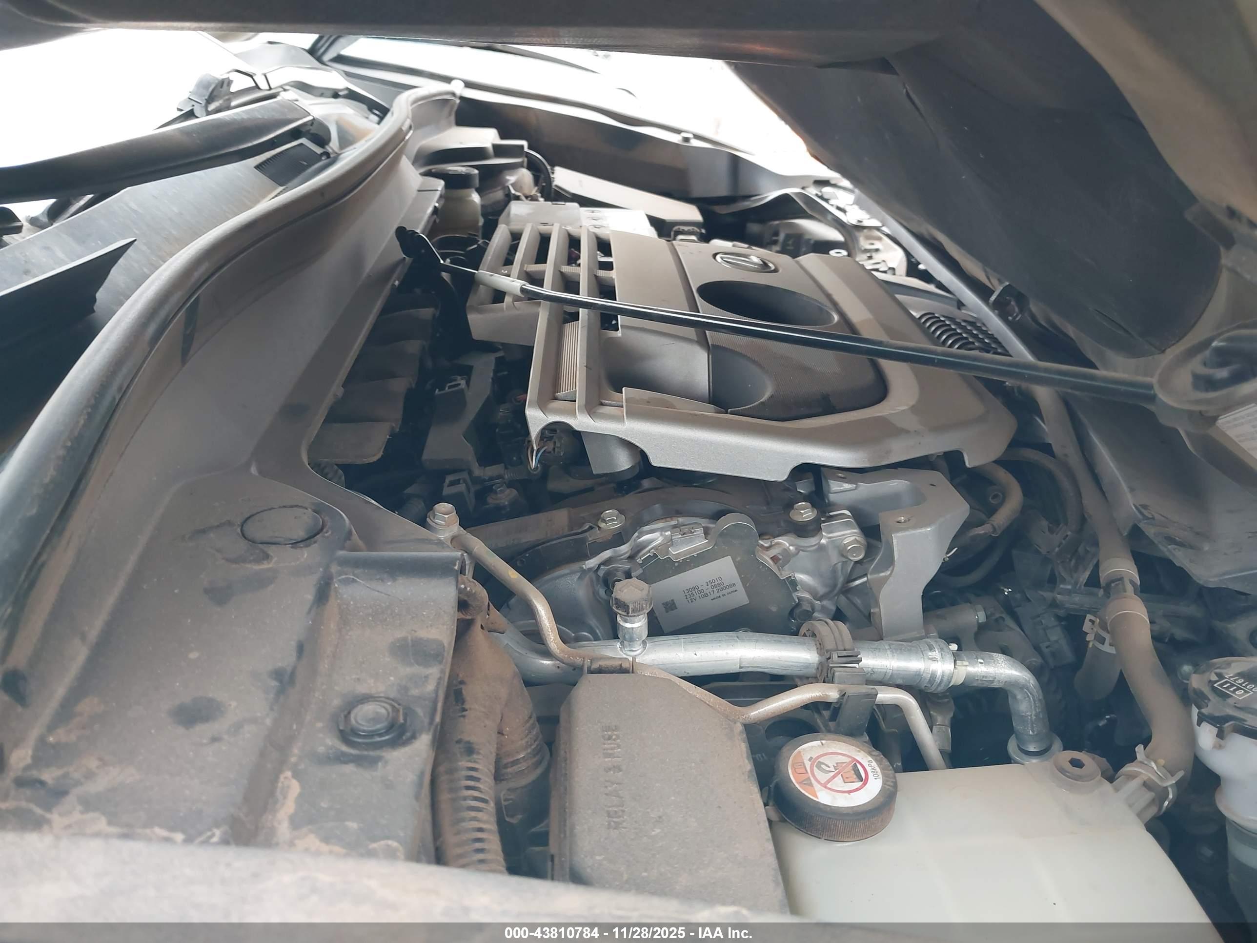 LEXUS UX image 10