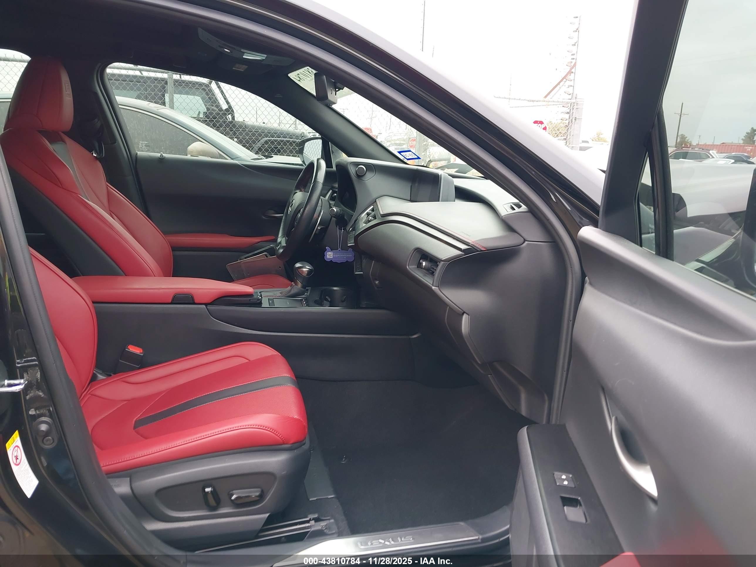 LEXUS UX image 5
