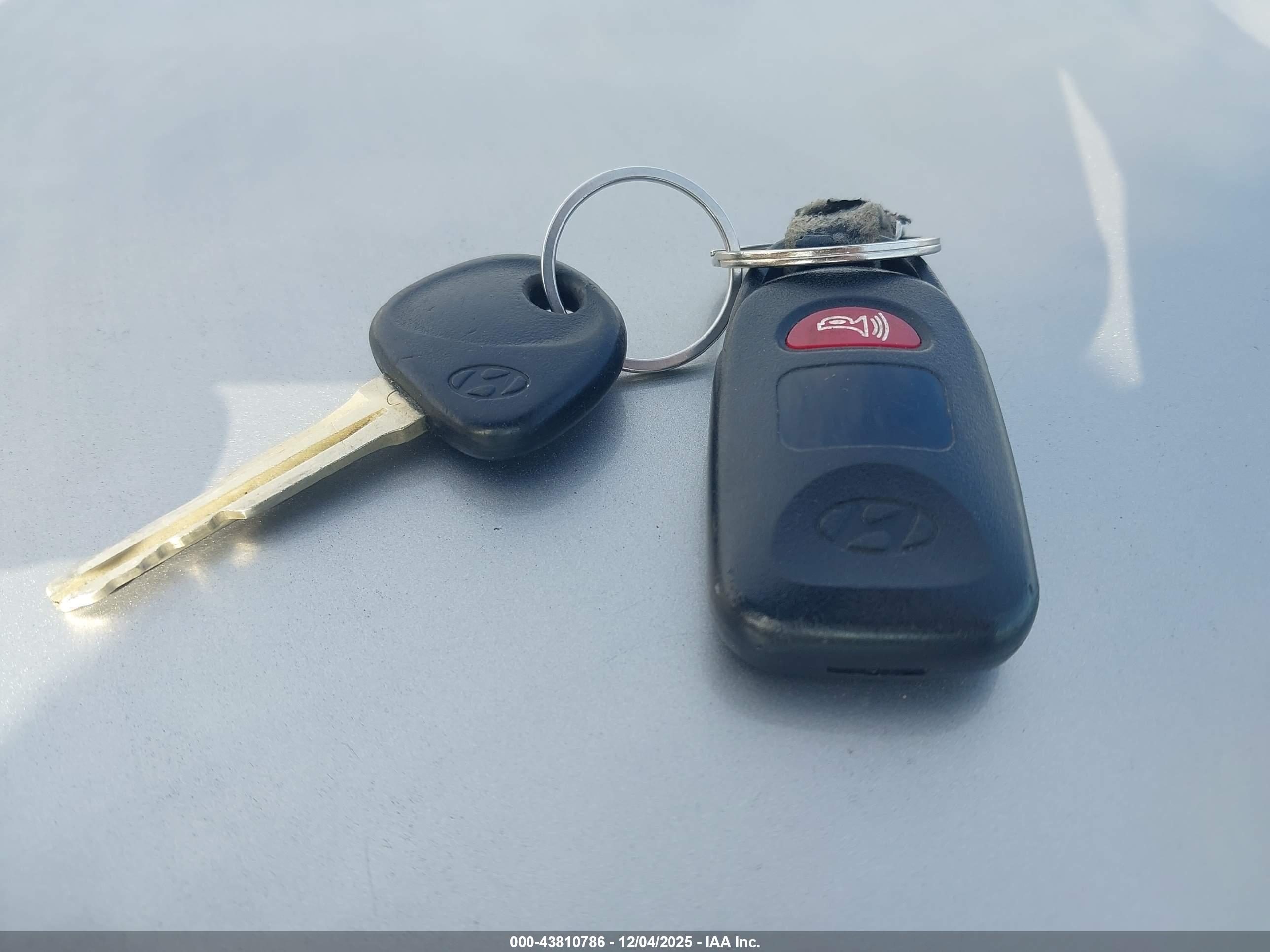 HYUNDAI ELANTRA image 11