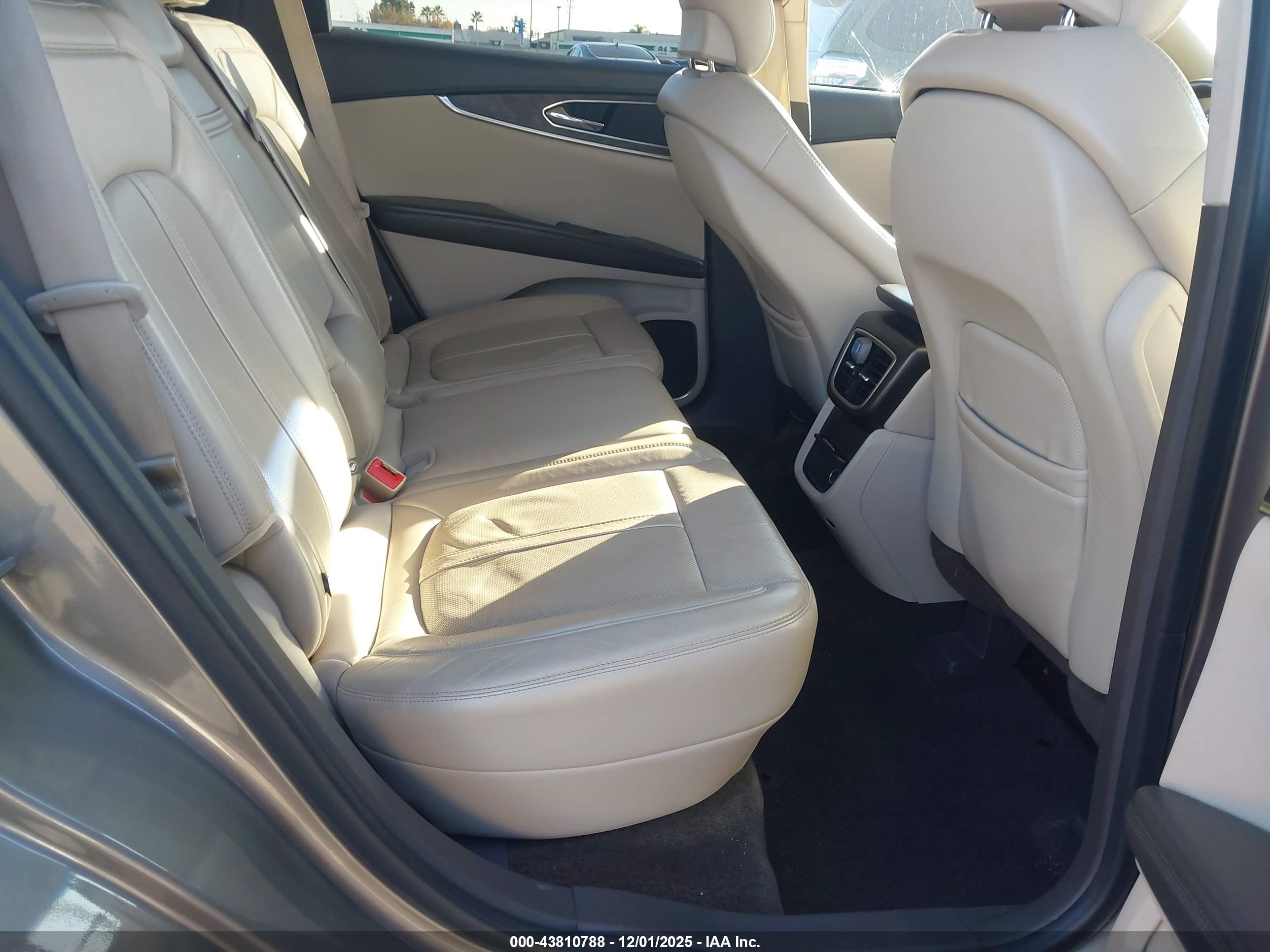 LINCOLN MKX image 8