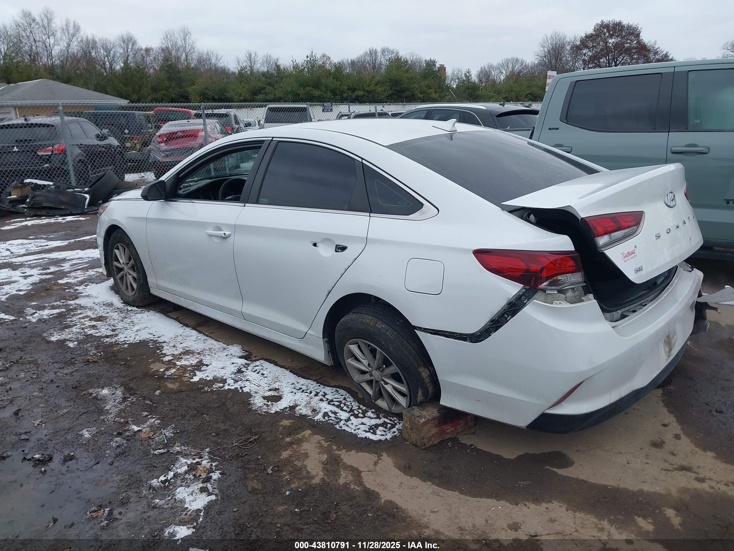 HYUNDAI SONATA image 3