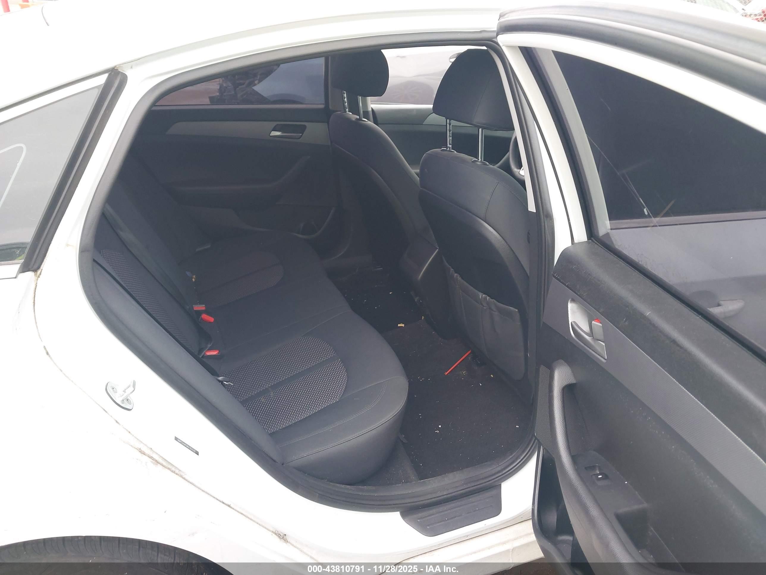 HYUNDAI SONATA image 8