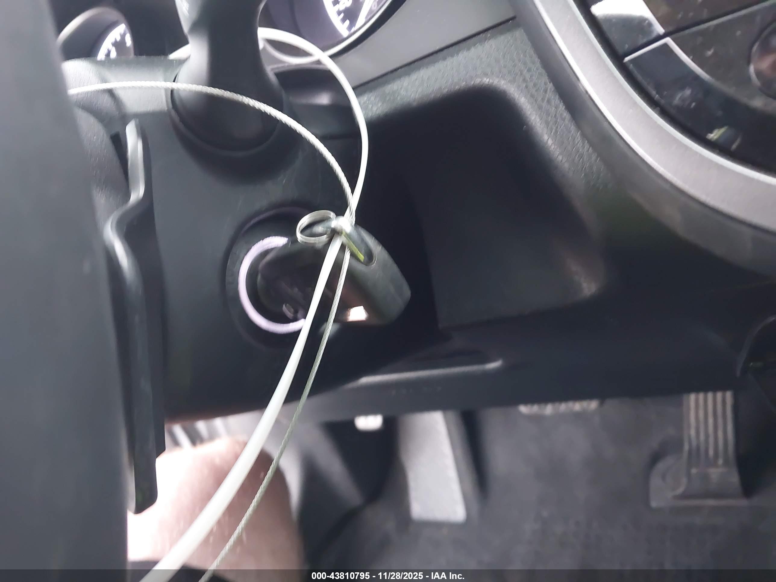 TOYOTA CAMRY image 11