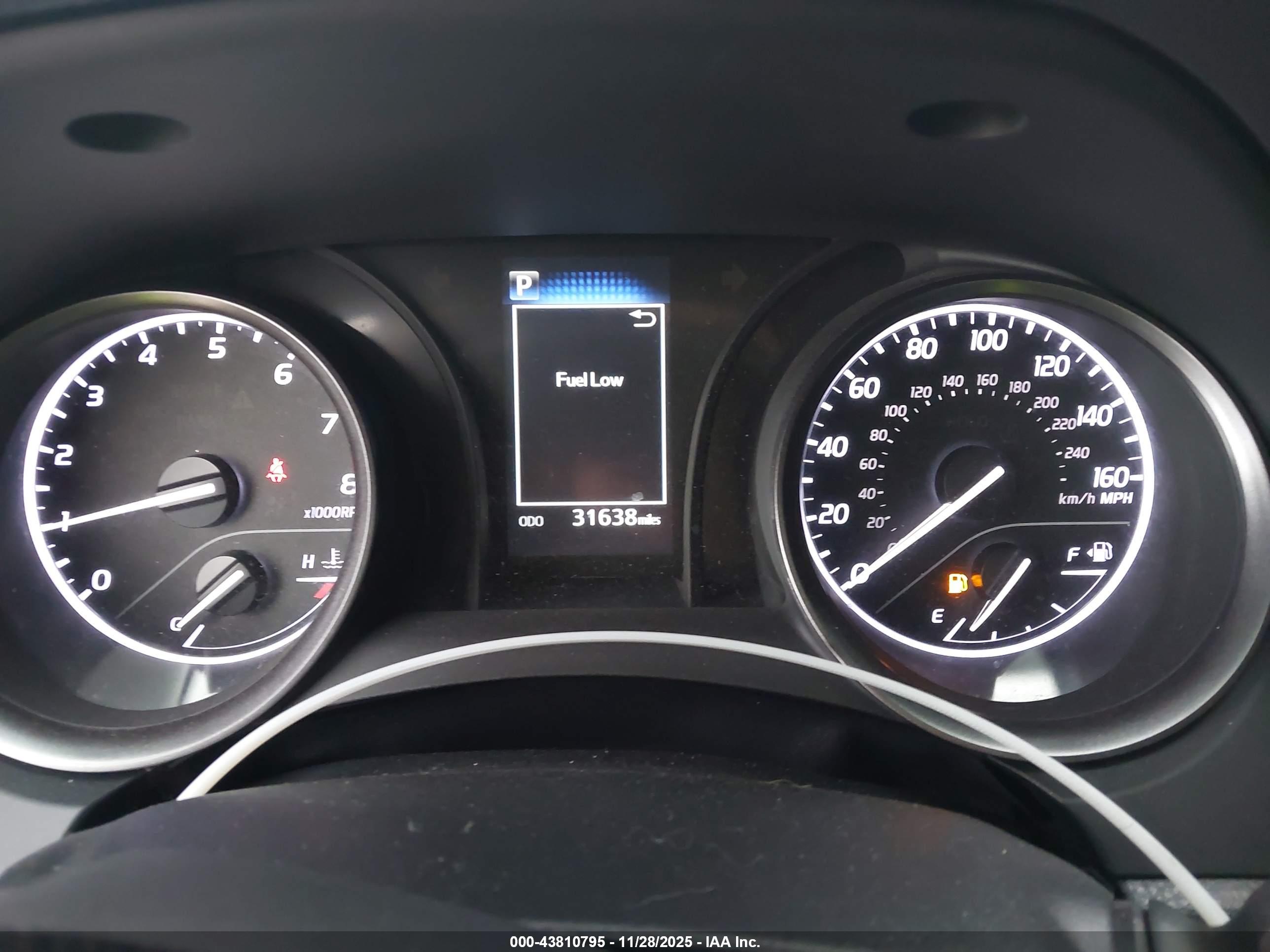 TOYOTA CAMRY image 7