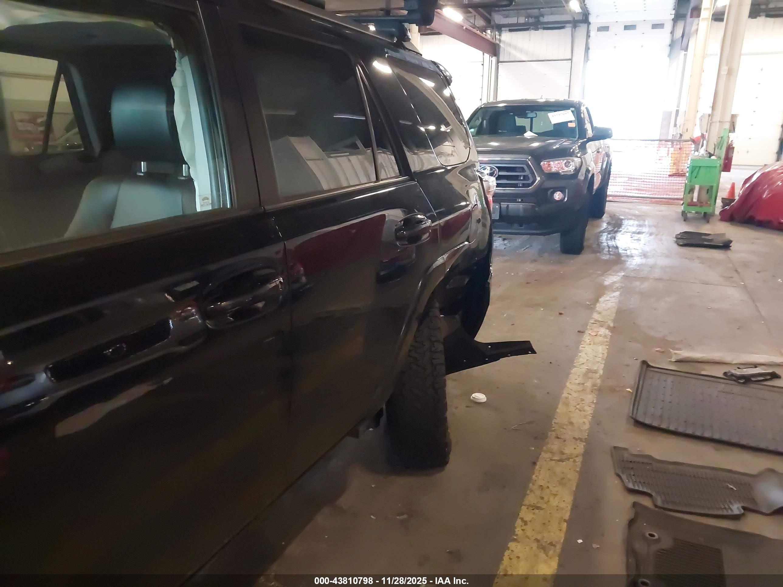 TOYOTA 4RUNNER image 6