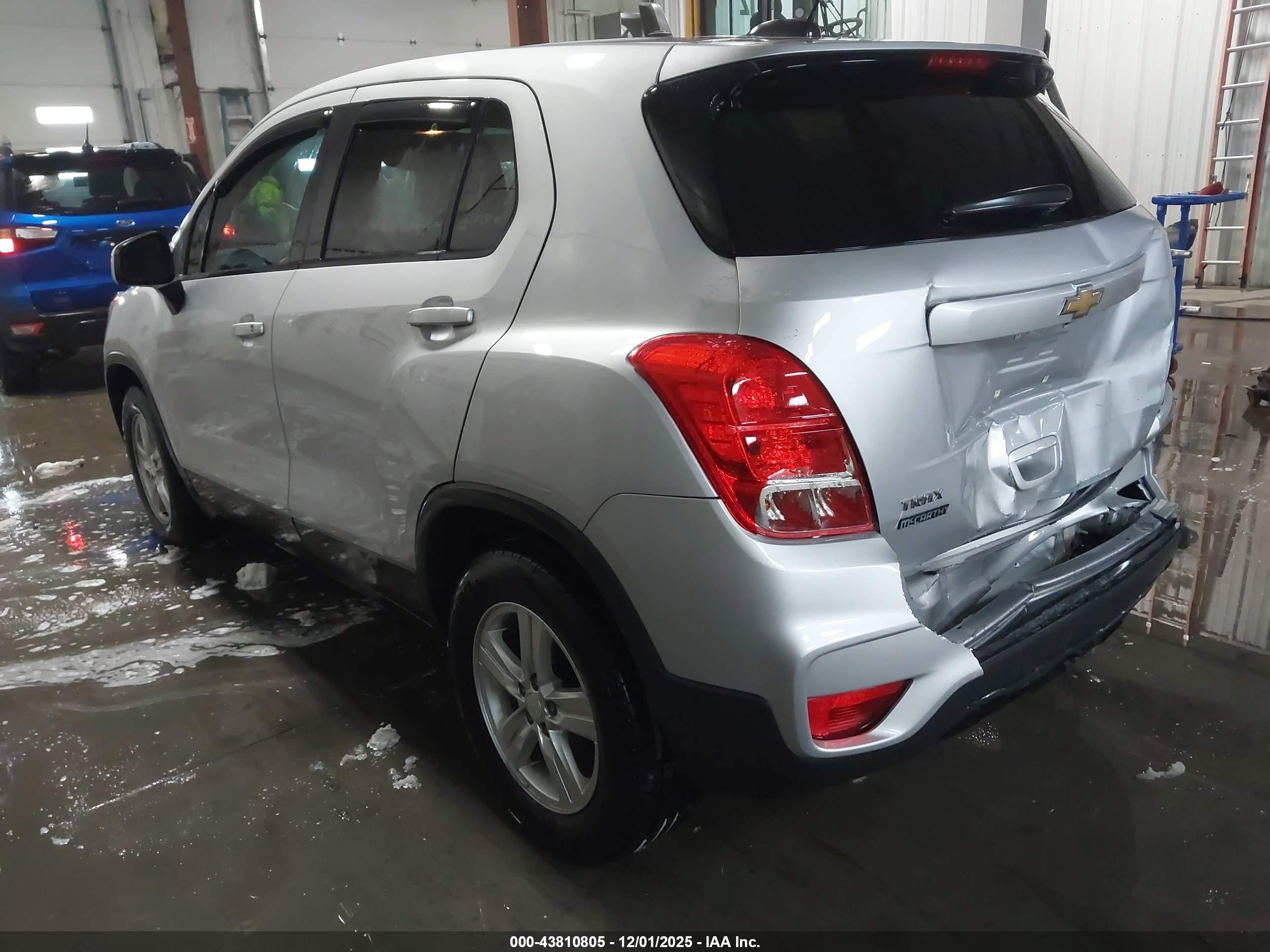 CHEVROLET TRAX image 3