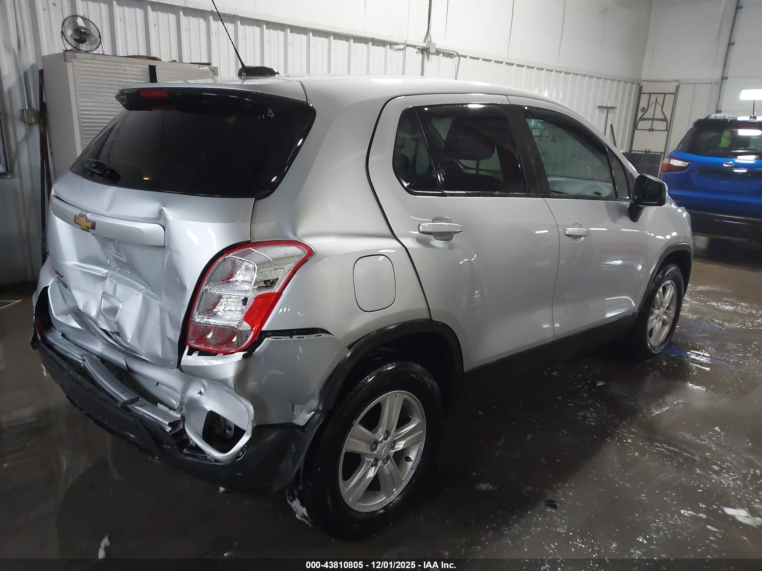 CHEVROLET TRAX image 4