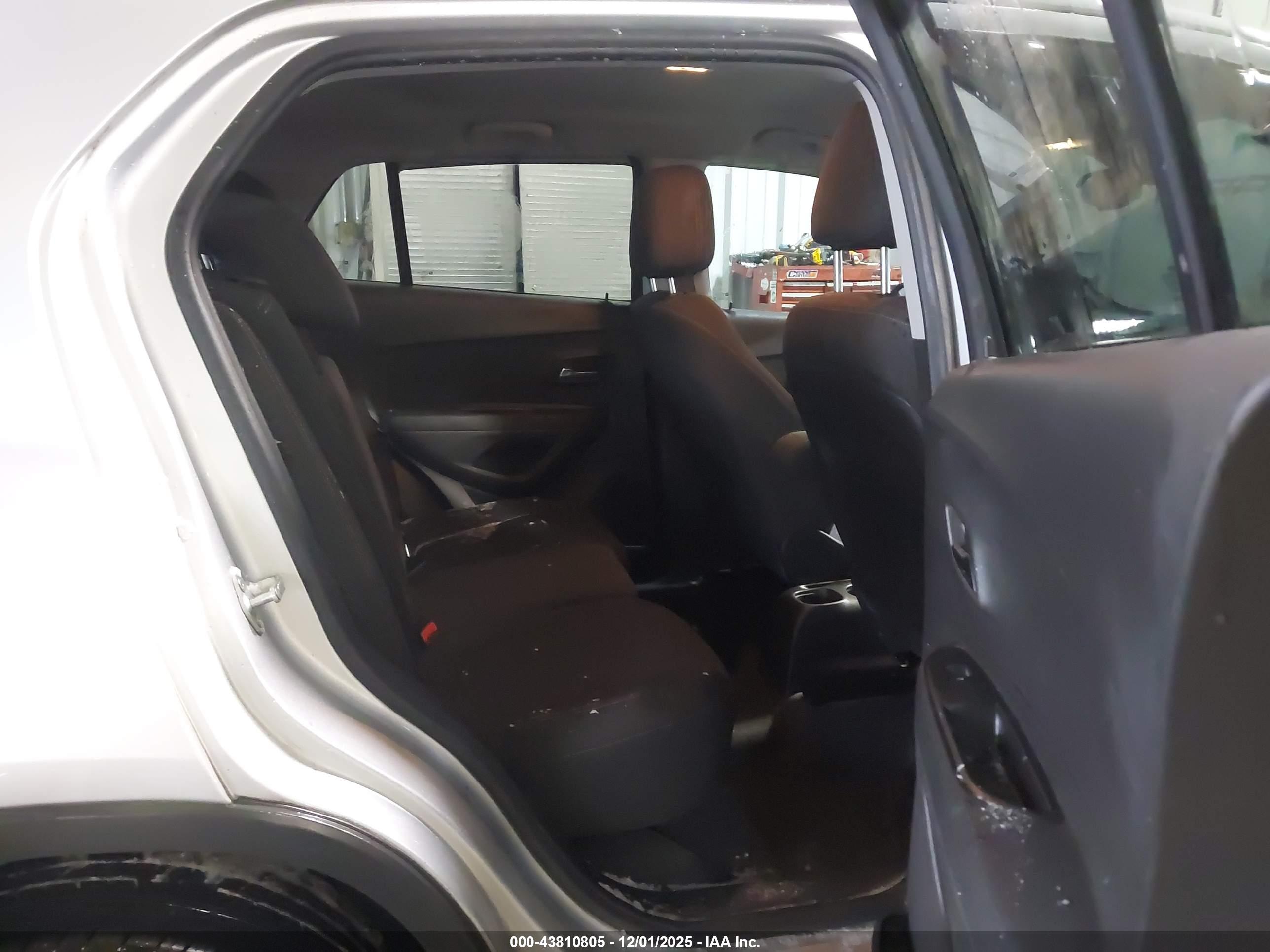 CHEVROLET TRAX image 8