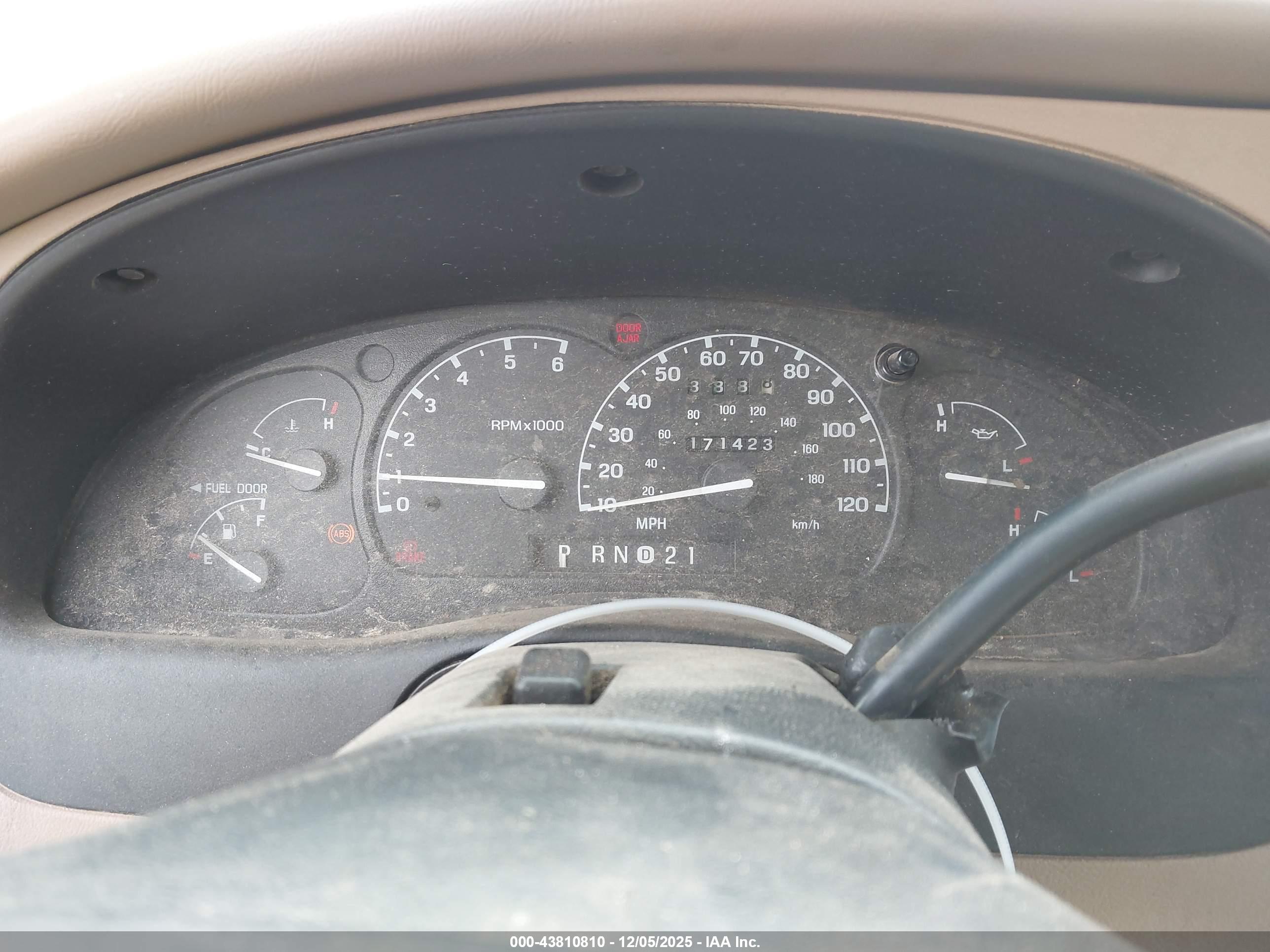 MAZDA B3000 image 7