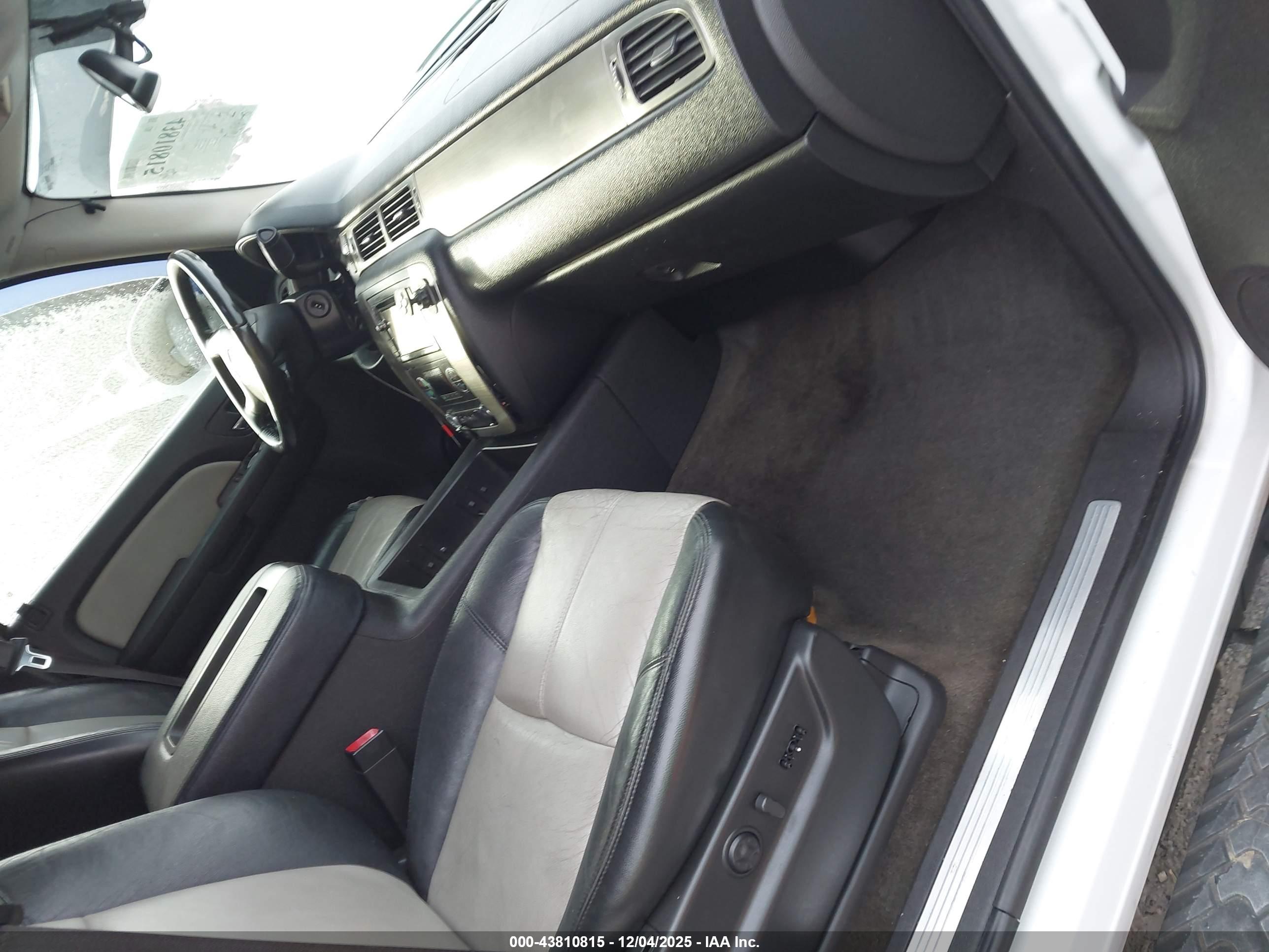 CHEVROLET TAHOE image 5