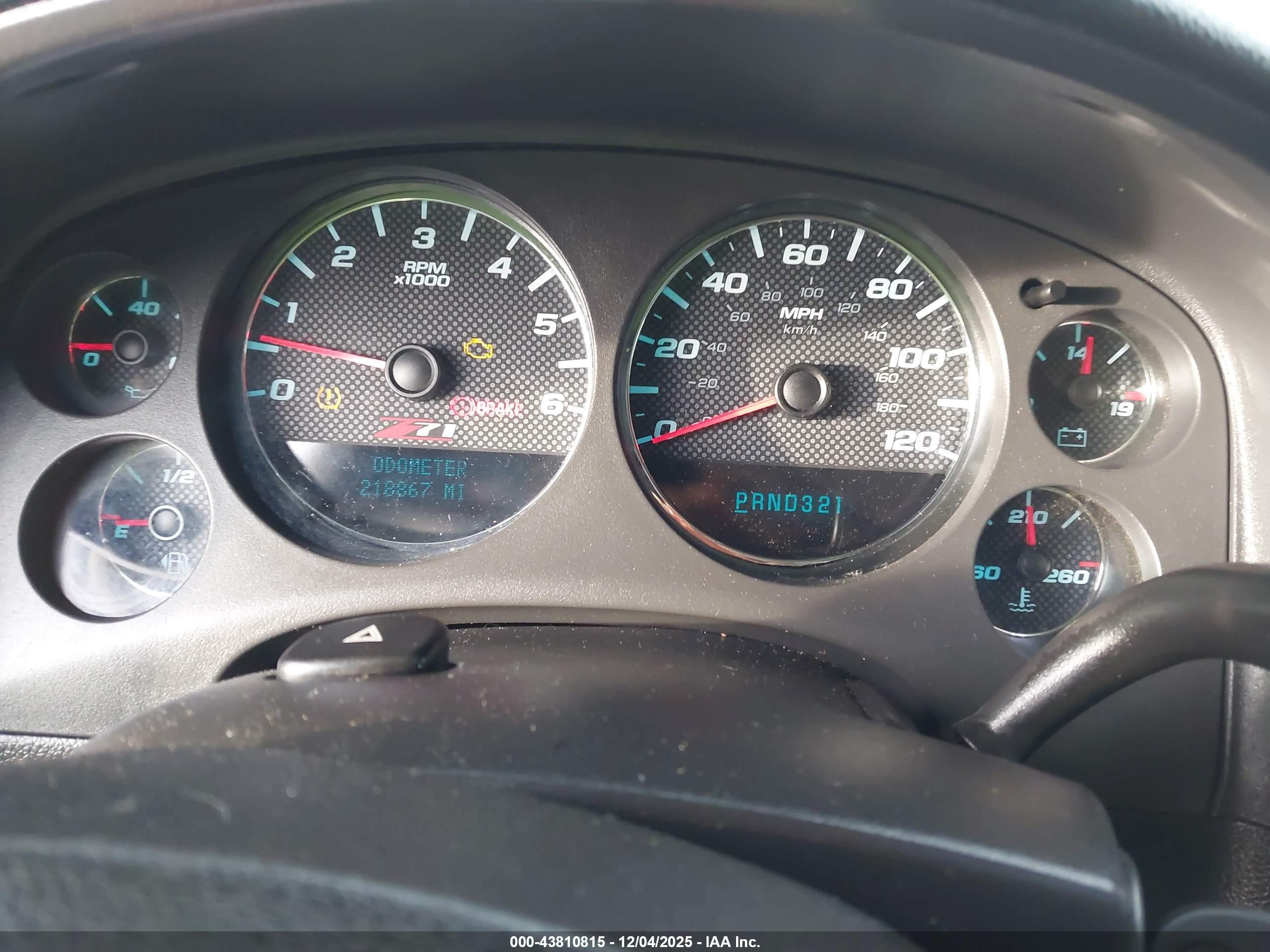 CHEVROLET TAHOE image 7