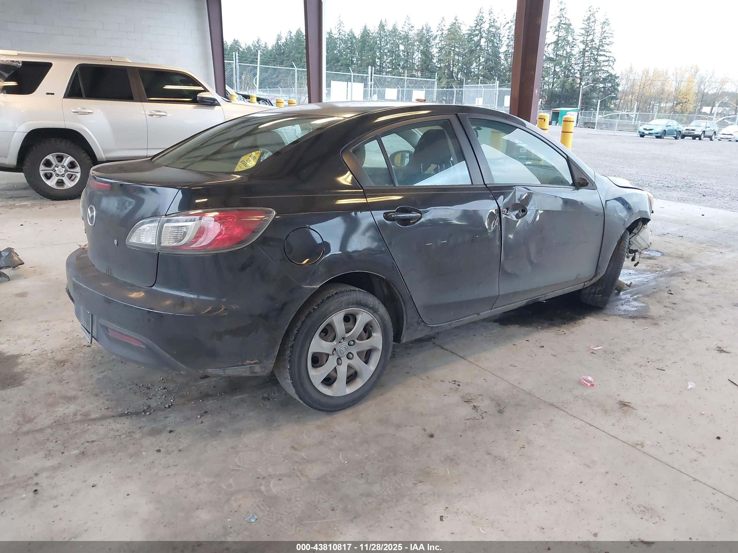 MAZDA MAZDA3 image 4