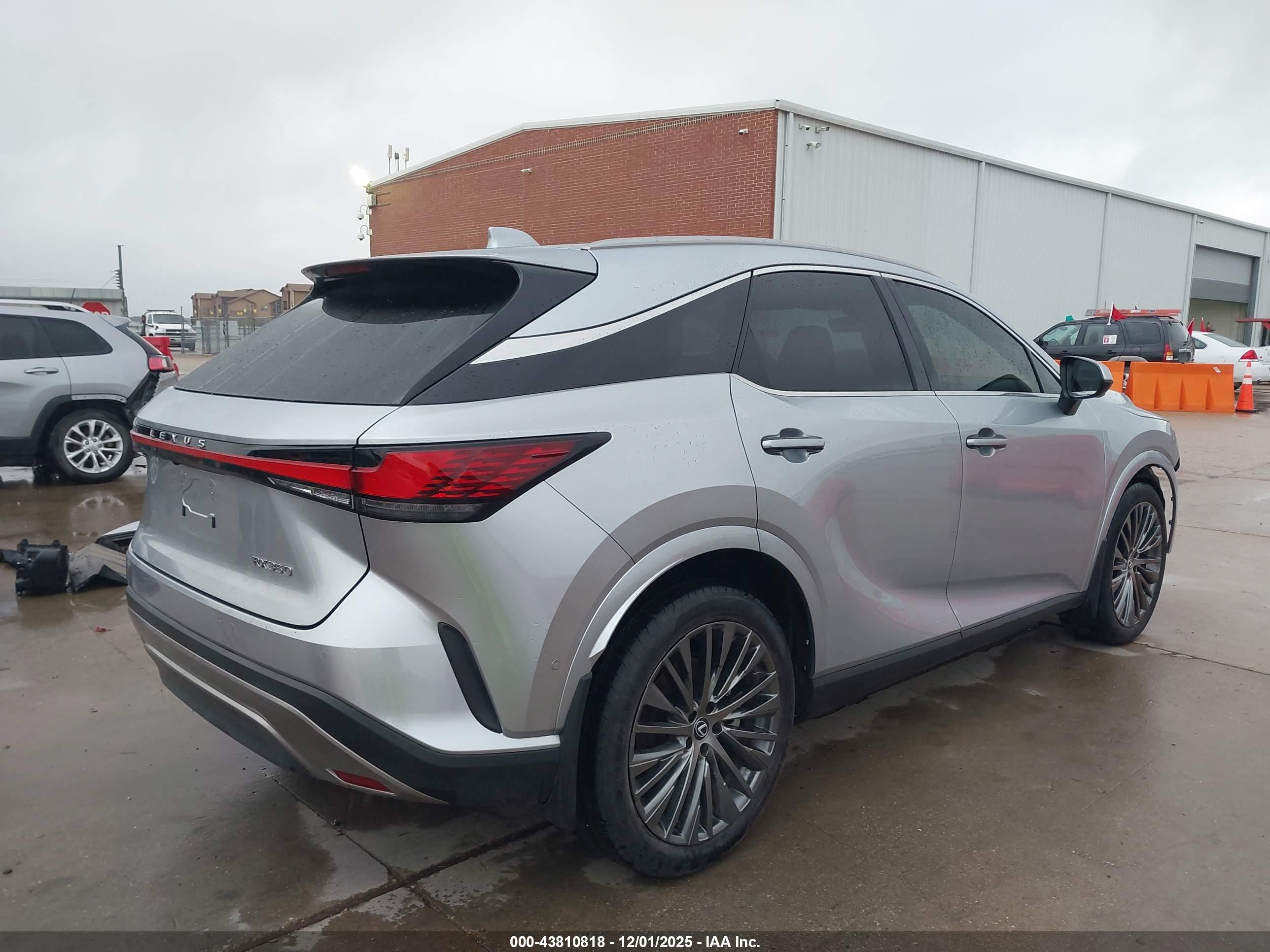 LEXUS RX image 4