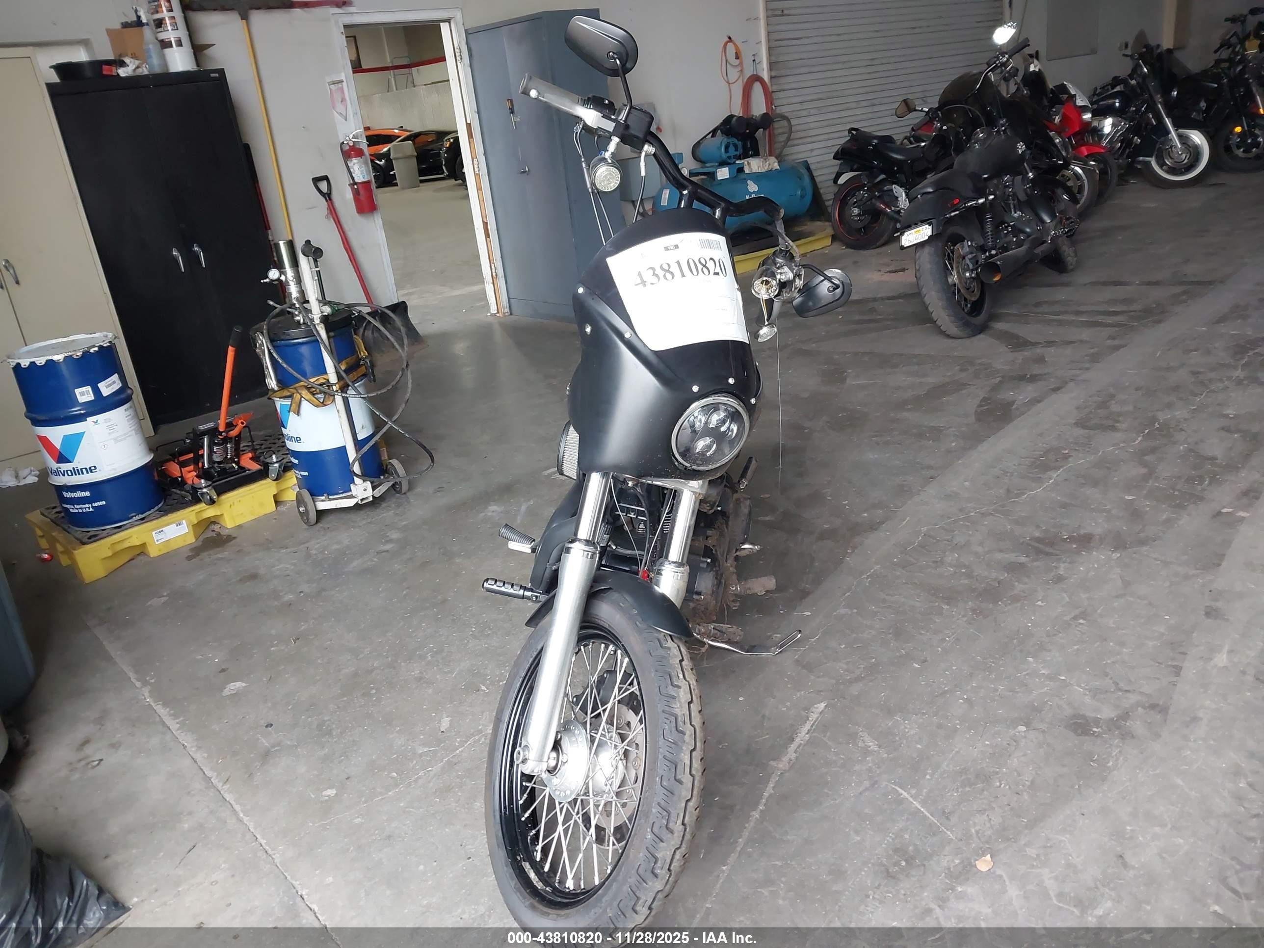 HARLEY-DAVIDSON FXDB image 5
