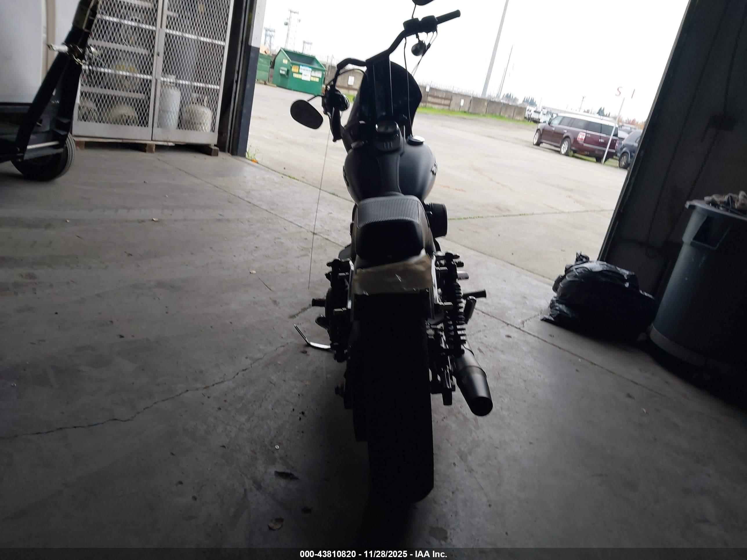 HARLEY-DAVIDSON FXDB image 6