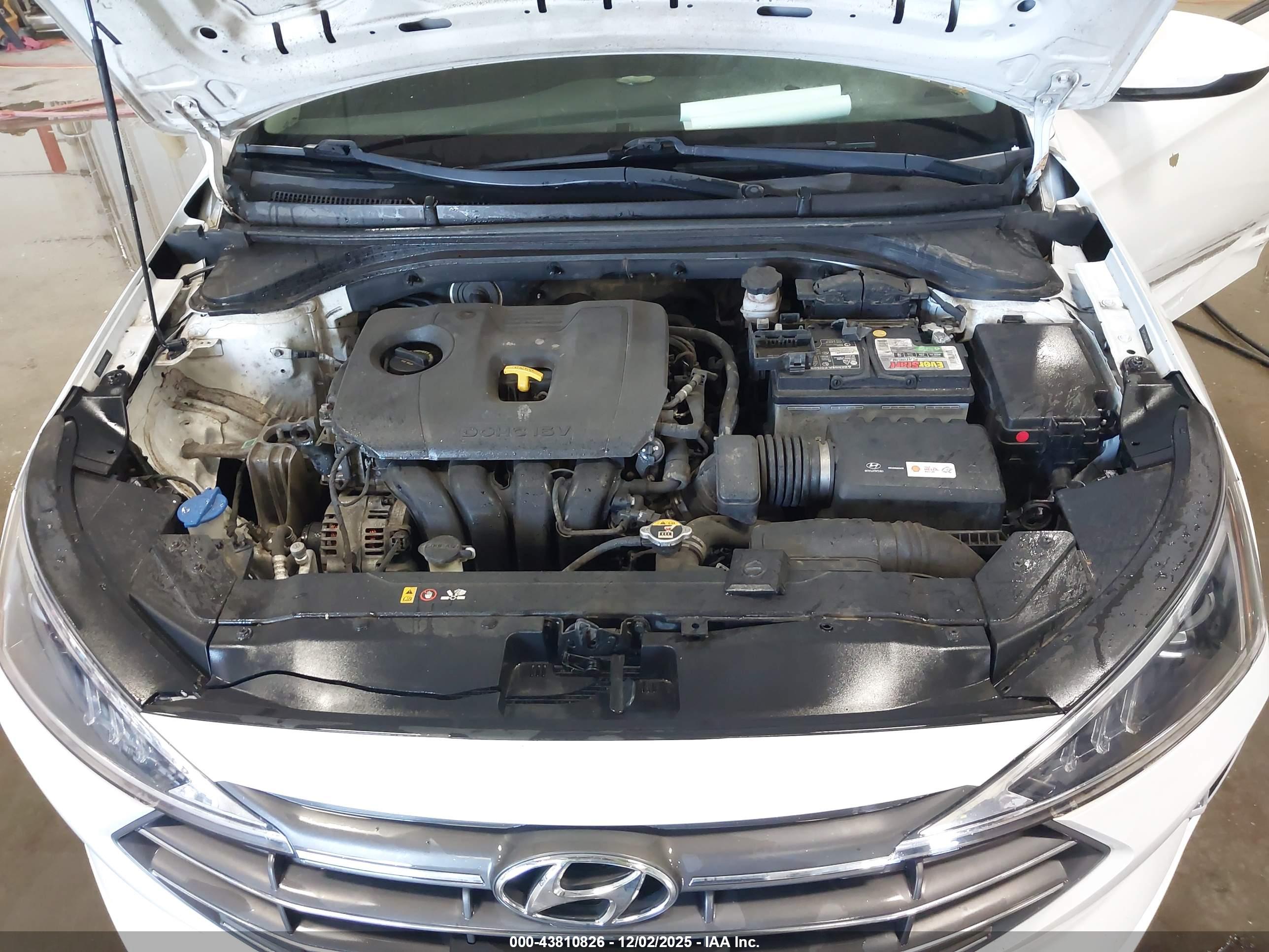 HYUNDAI ELANTRA image 10
