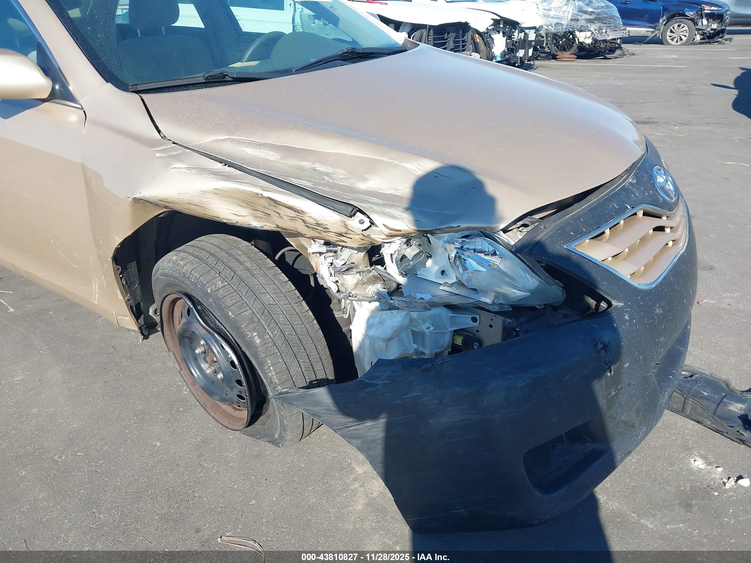 TOYOTA CAMRY image 6