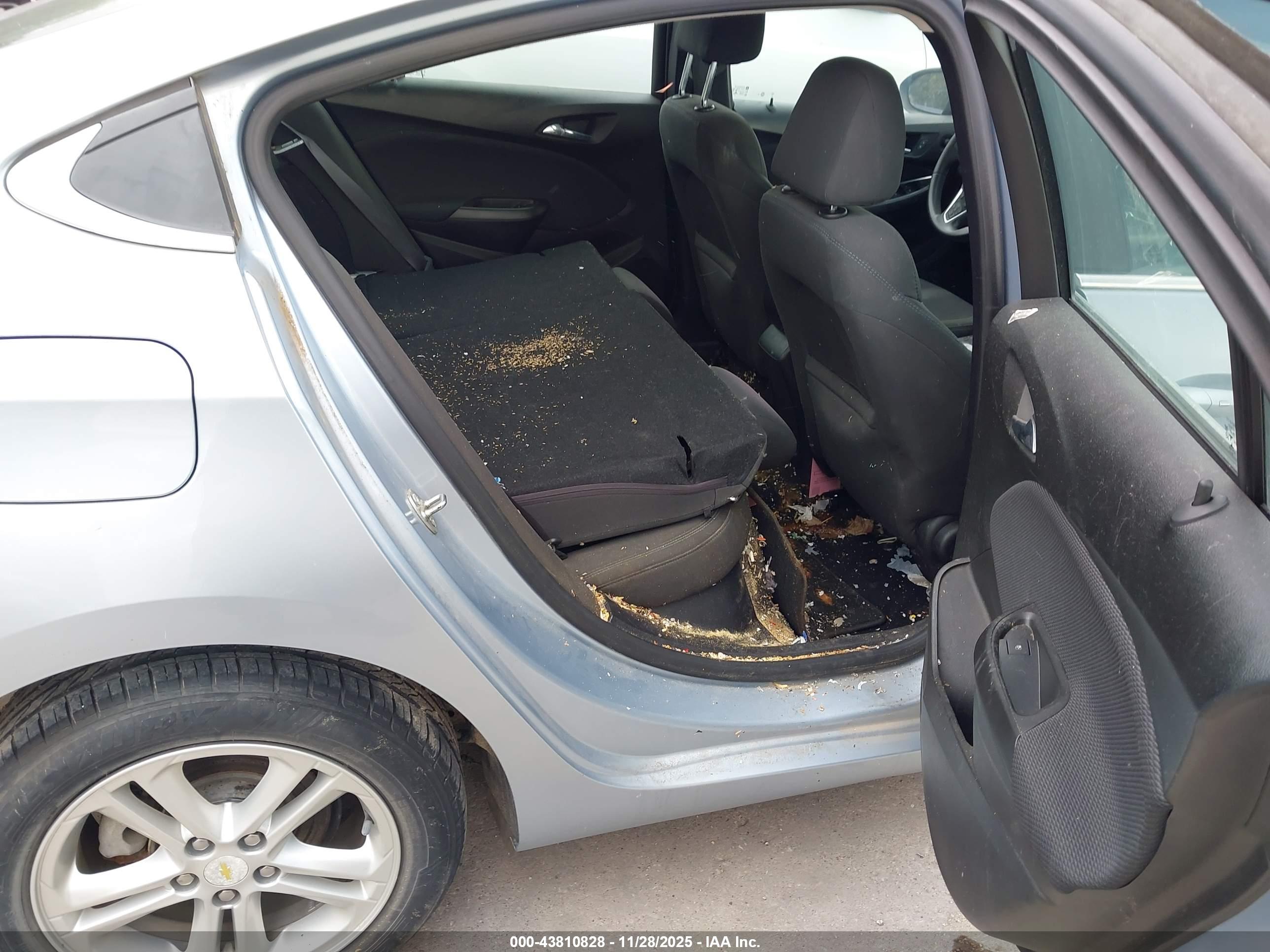 CHEVROLET CRUZE image 8