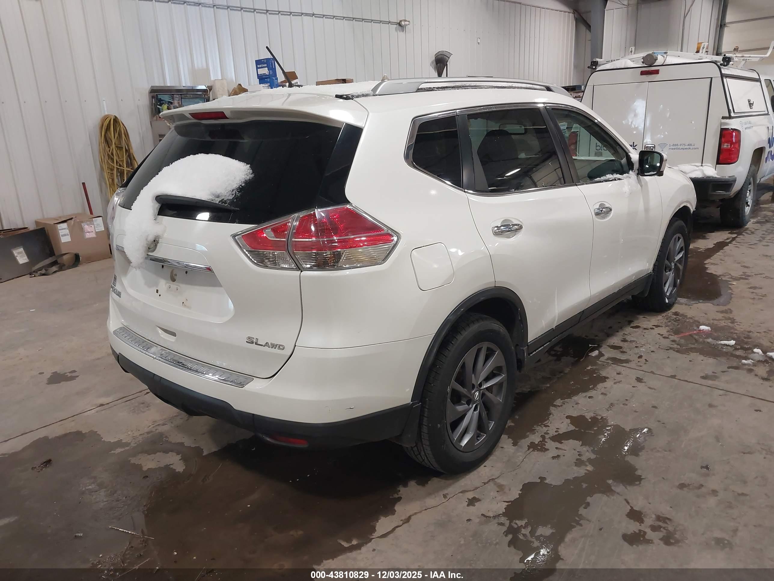NISSAN ROGUE image 4