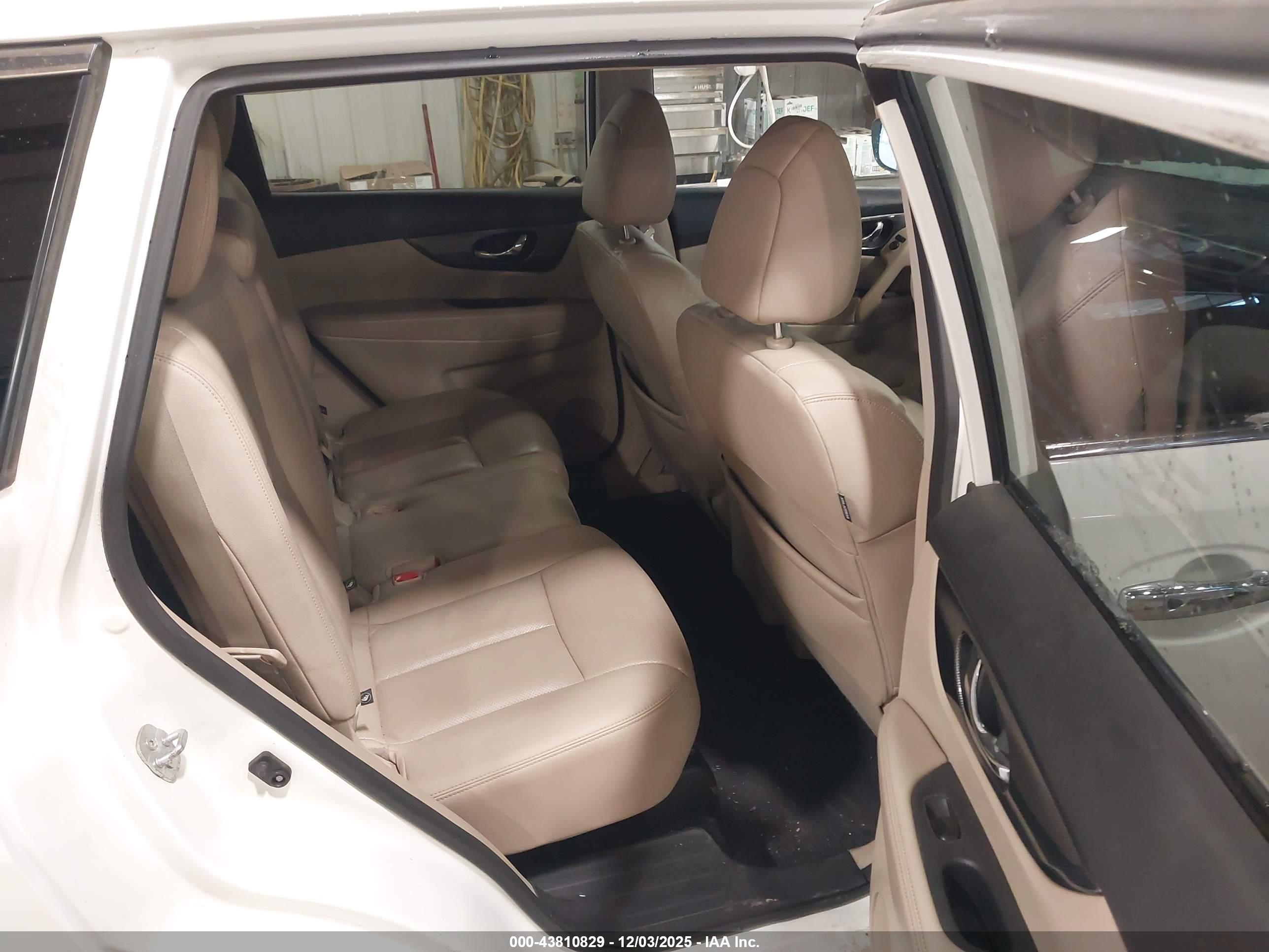 NISSAN ROGUE image 8