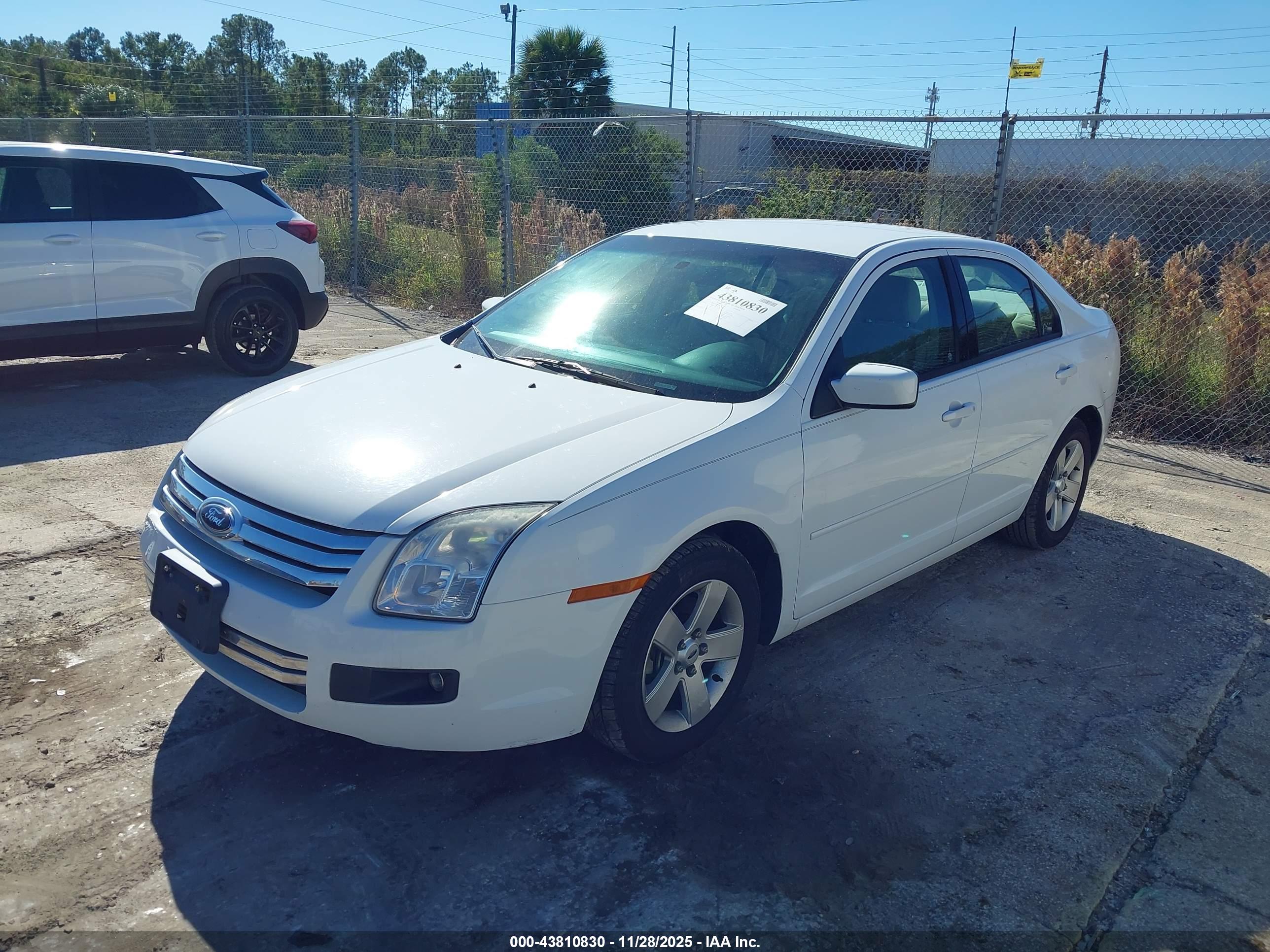 FORD FUSION image 2