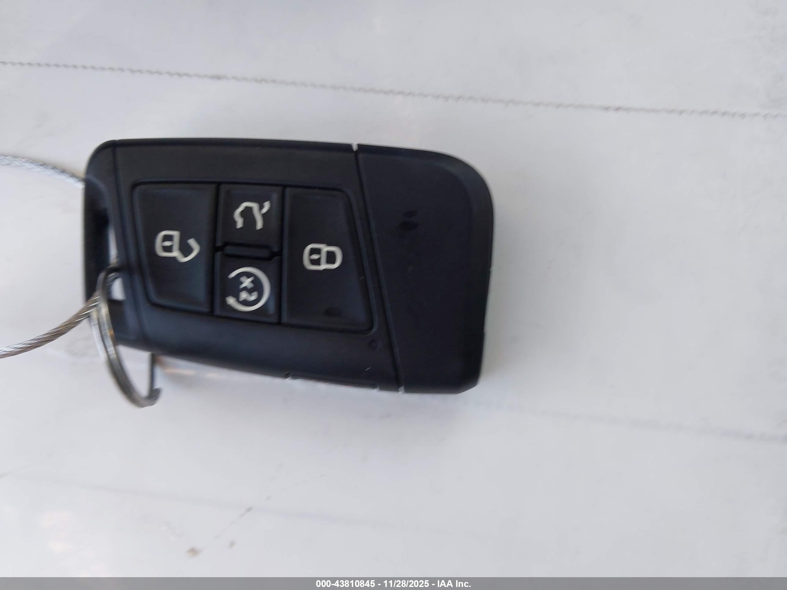 VOLKSWAGEN TIGUAN image 11