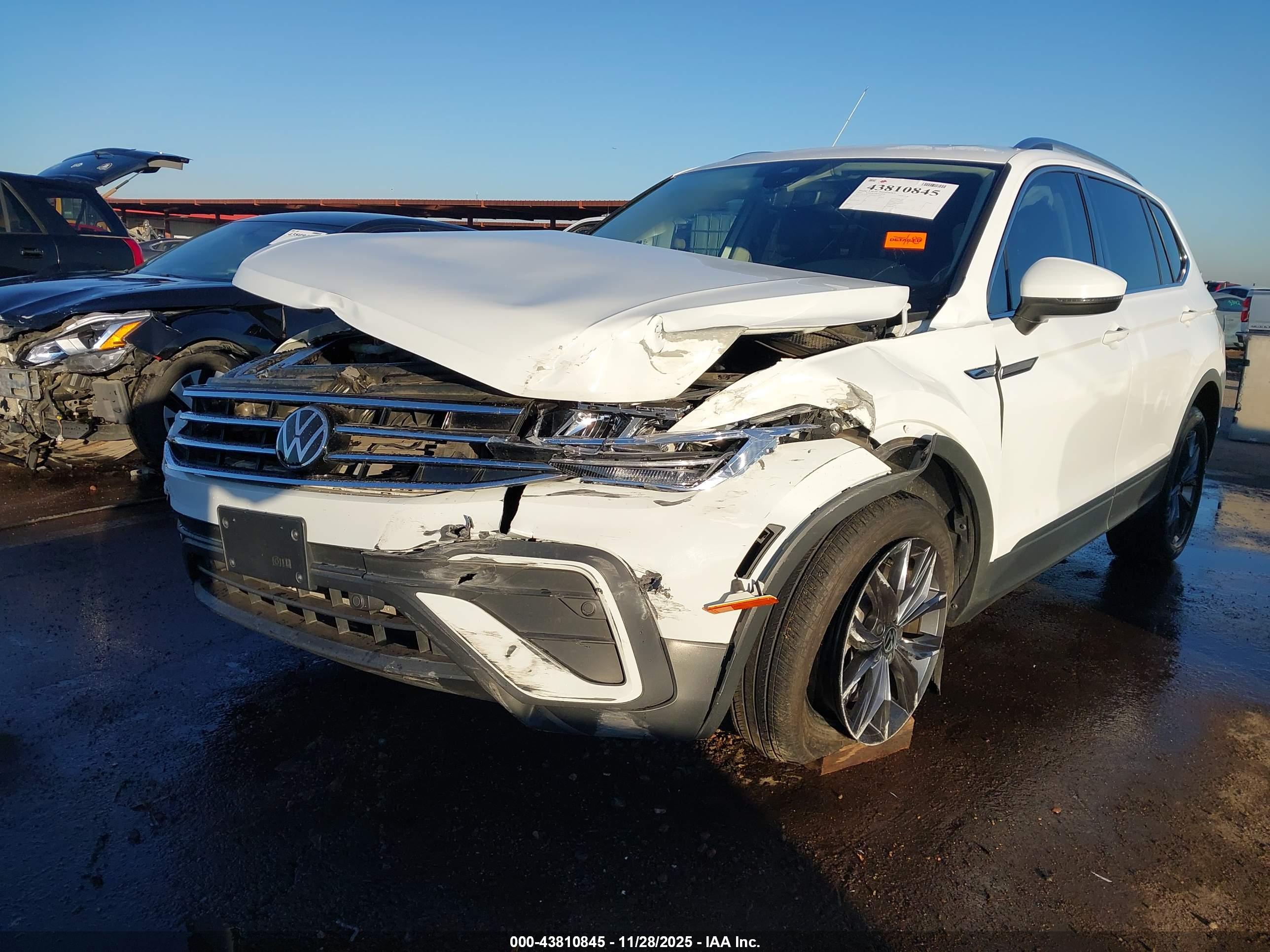 VOLKSWAGEN TIGUAN image 6