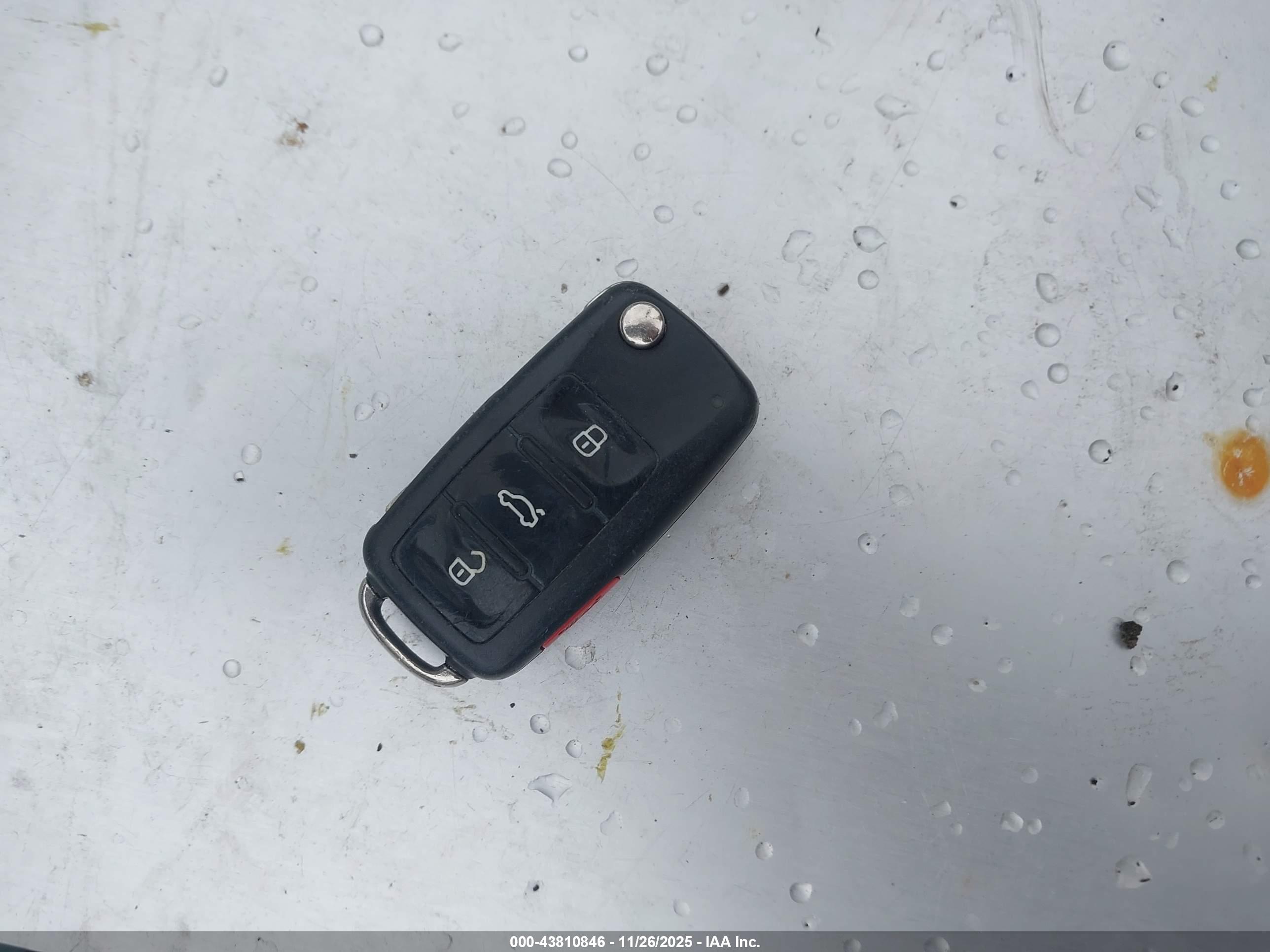 VOLKSWAGEN PASSAT image 11