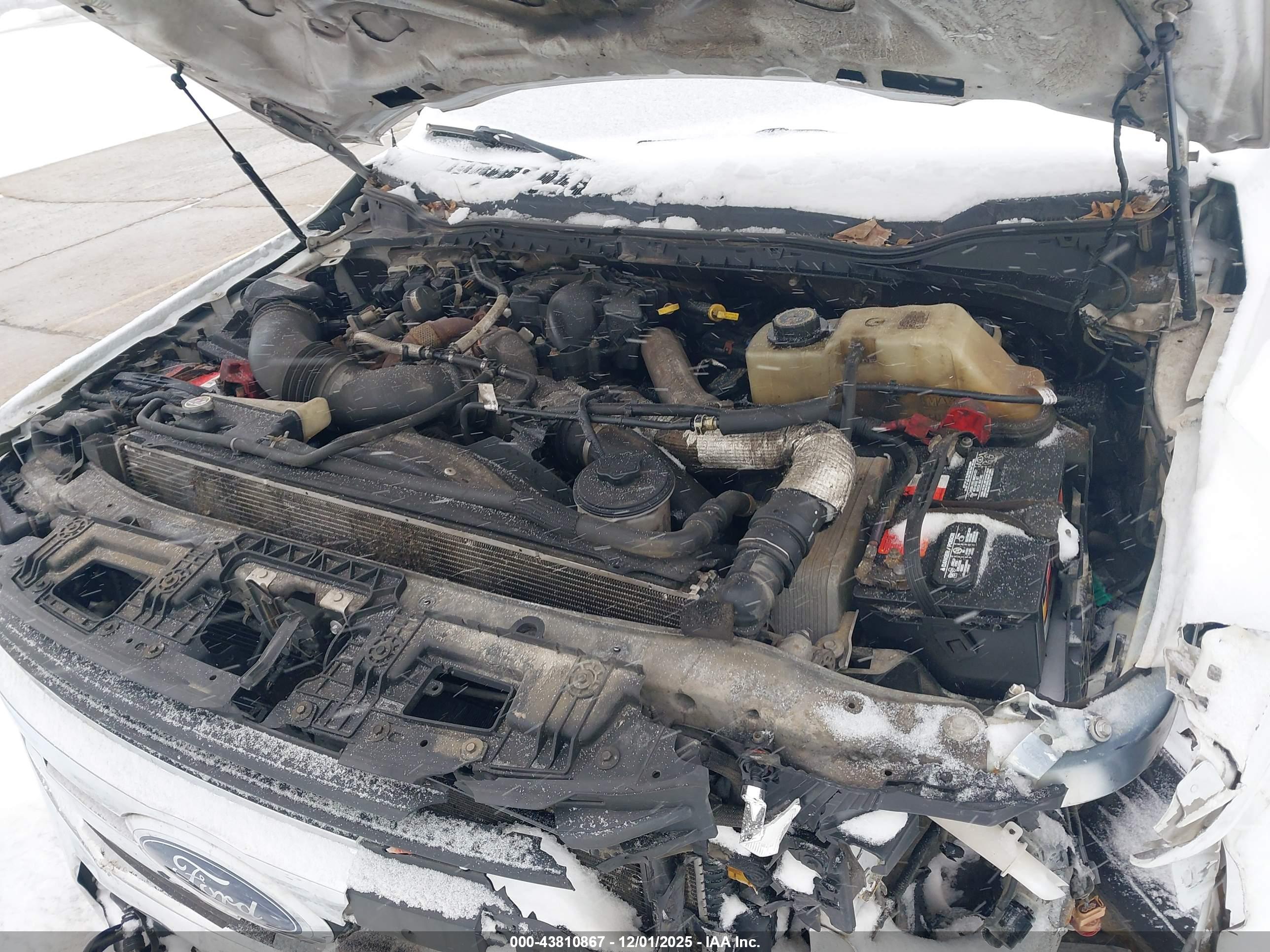 FORD F-550 image 10