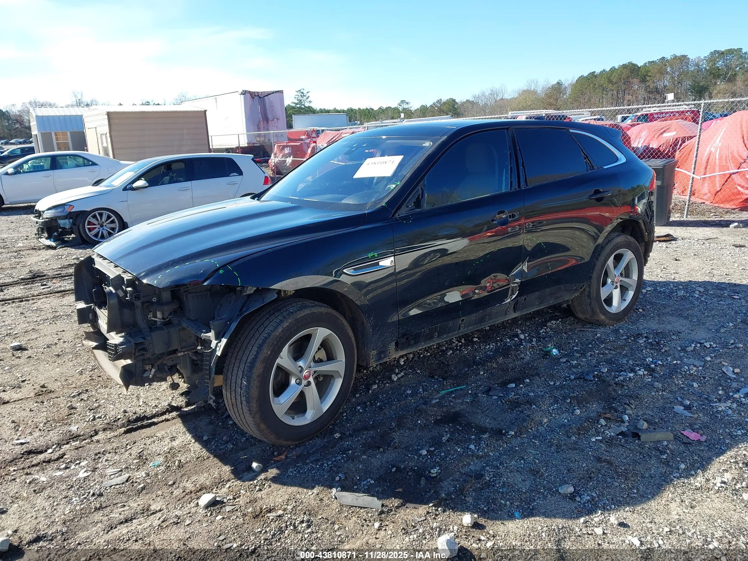 JAGUAR F-PACE image 2