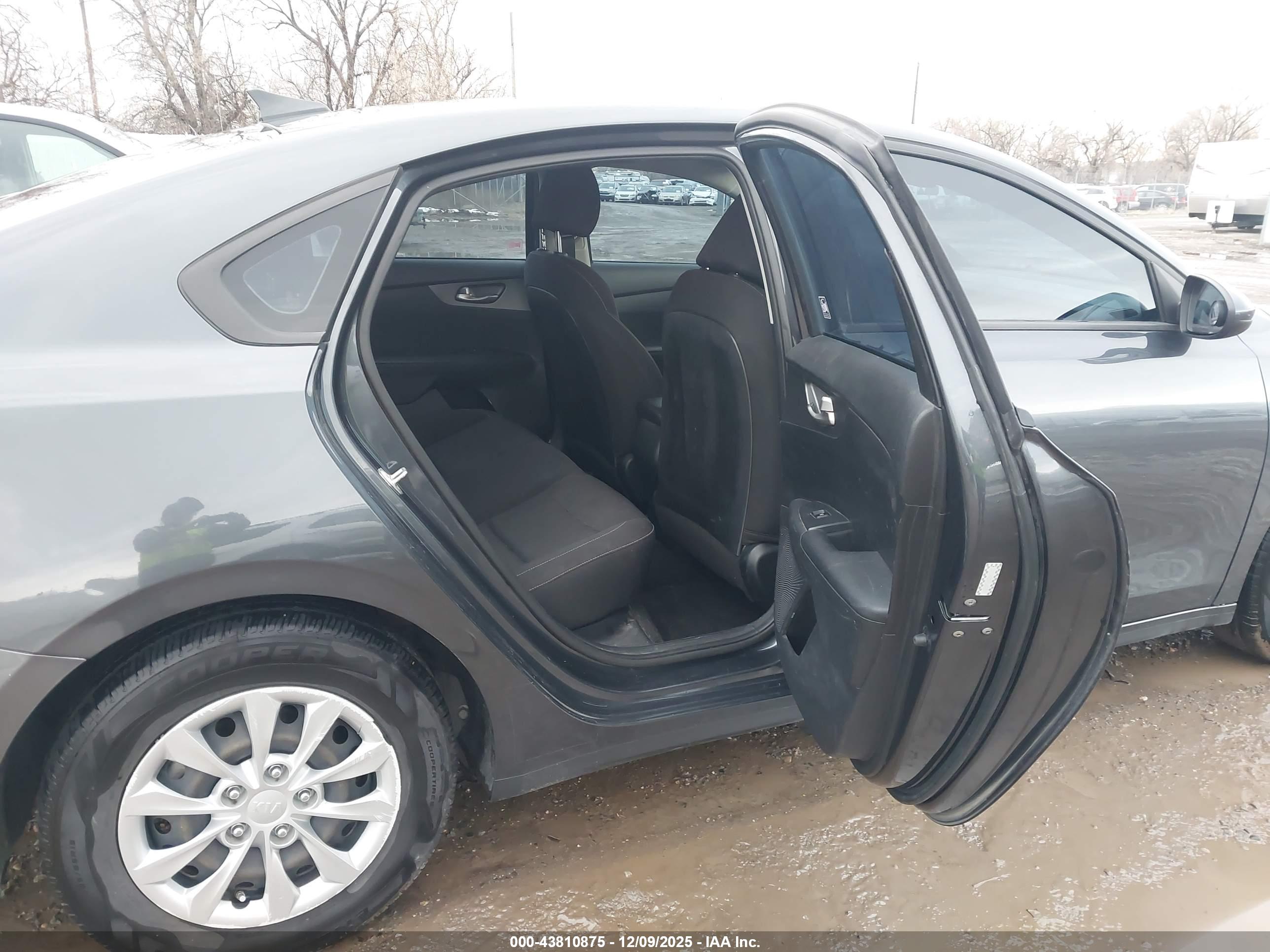 KIA FORTE image 8