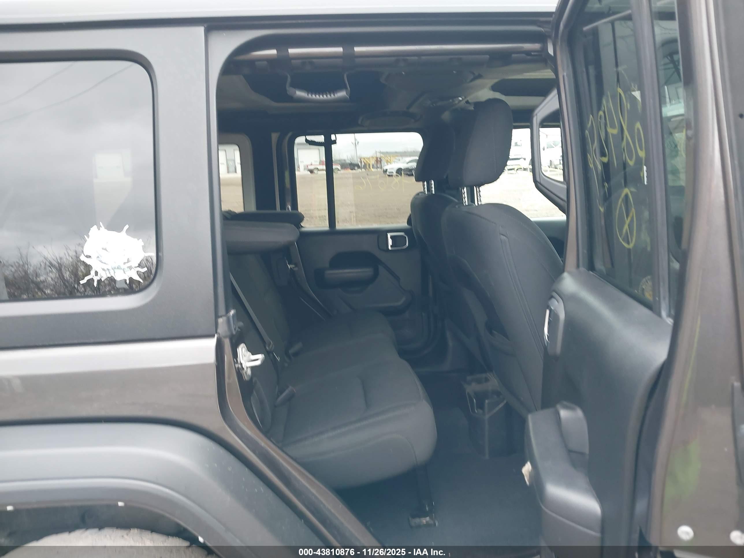 JEEP WRANGLER image 8