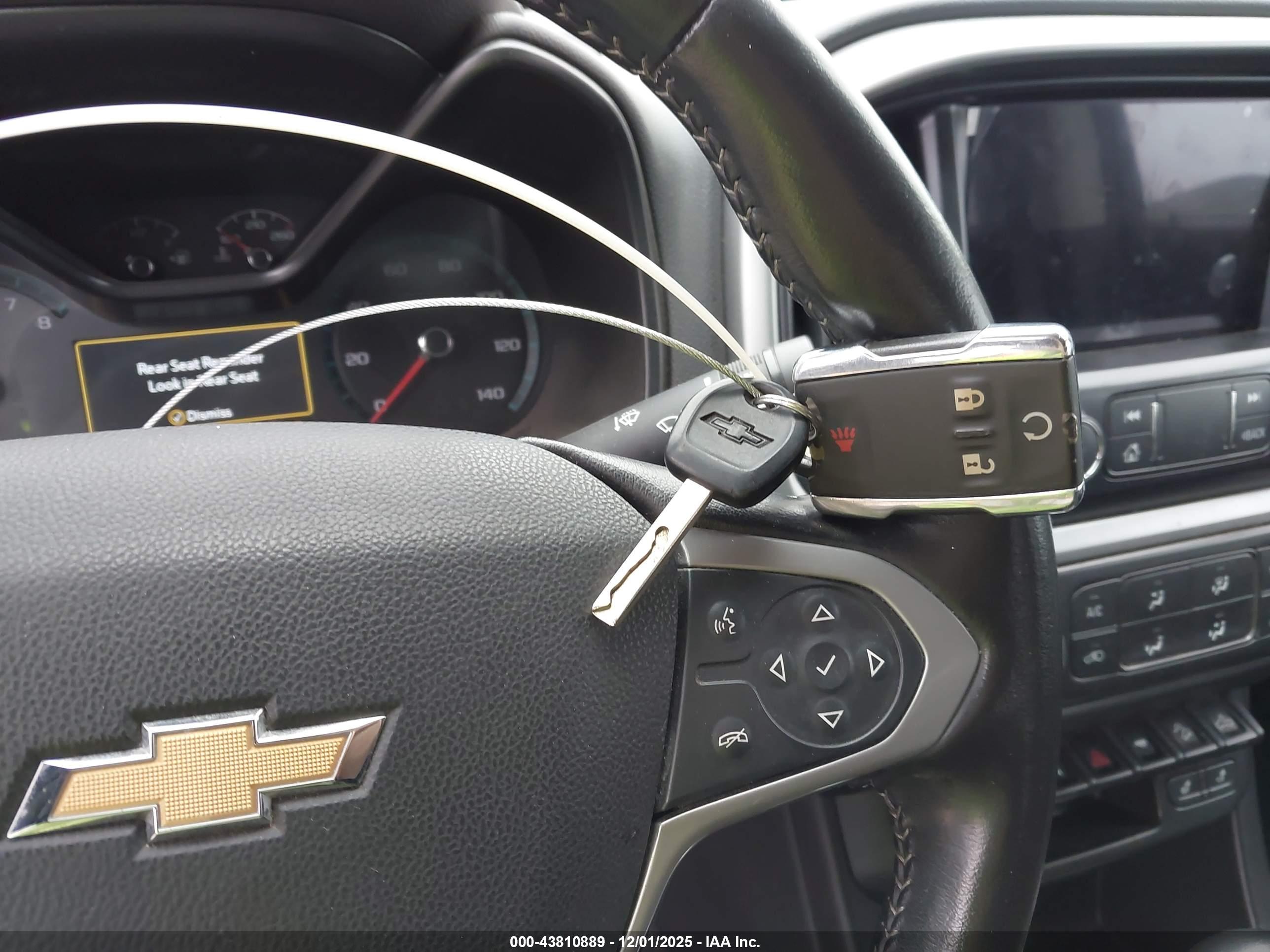 CHEVROLET COLORADO image 11